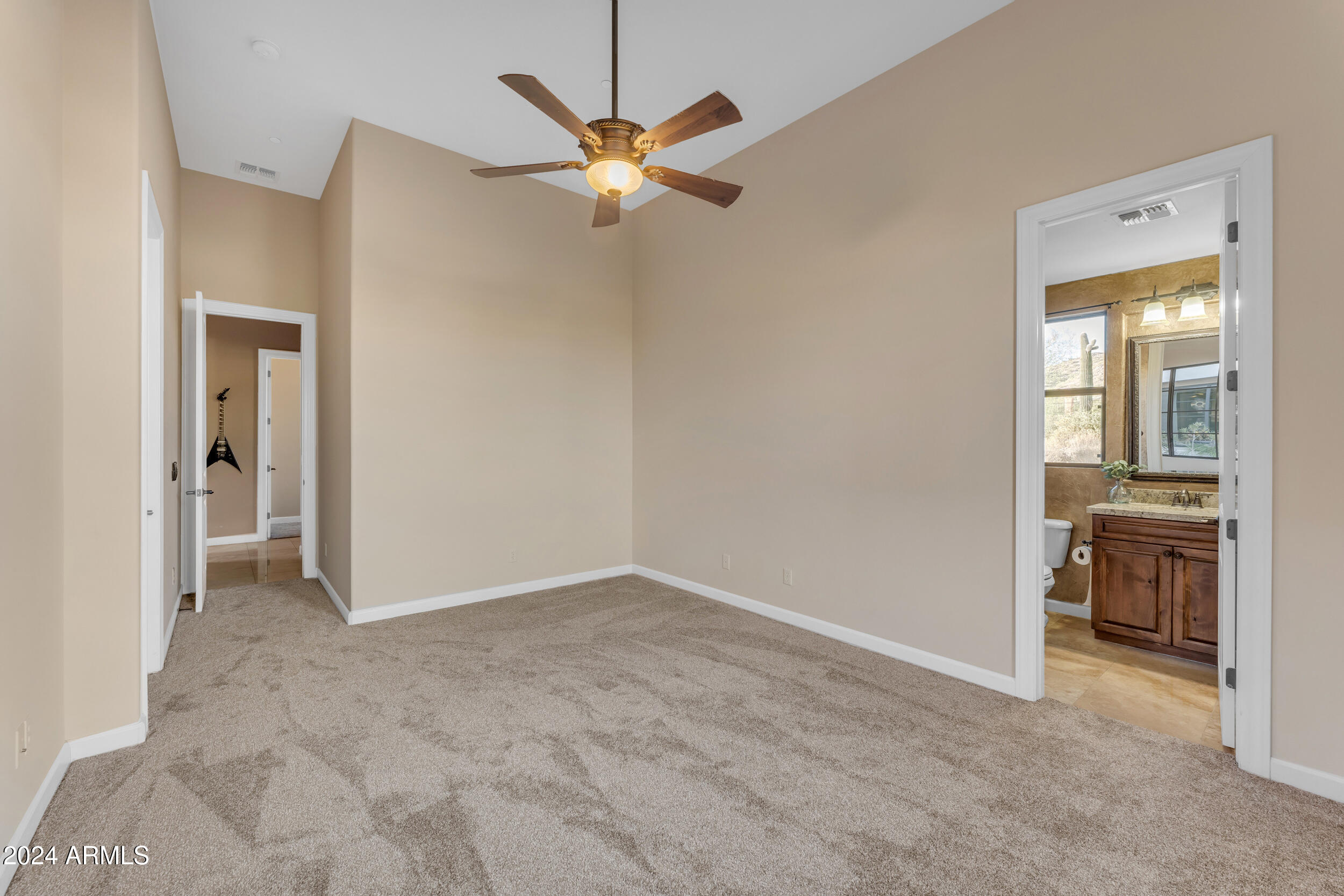 8724 E REGINA Circle