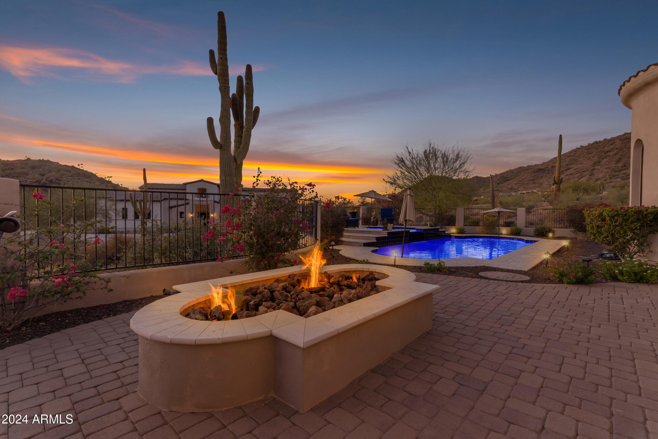 8724 E REGINA Circle