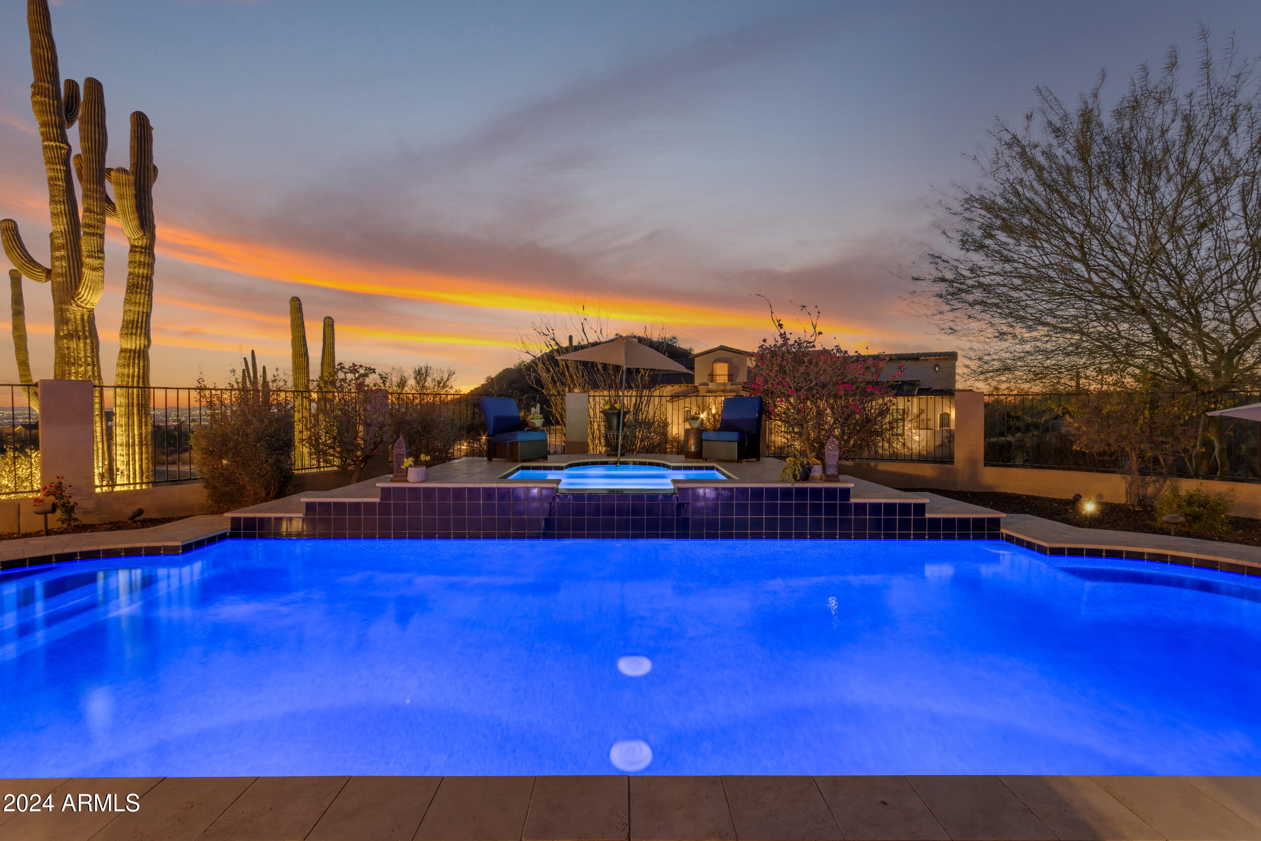 8724 E REGINA Circle