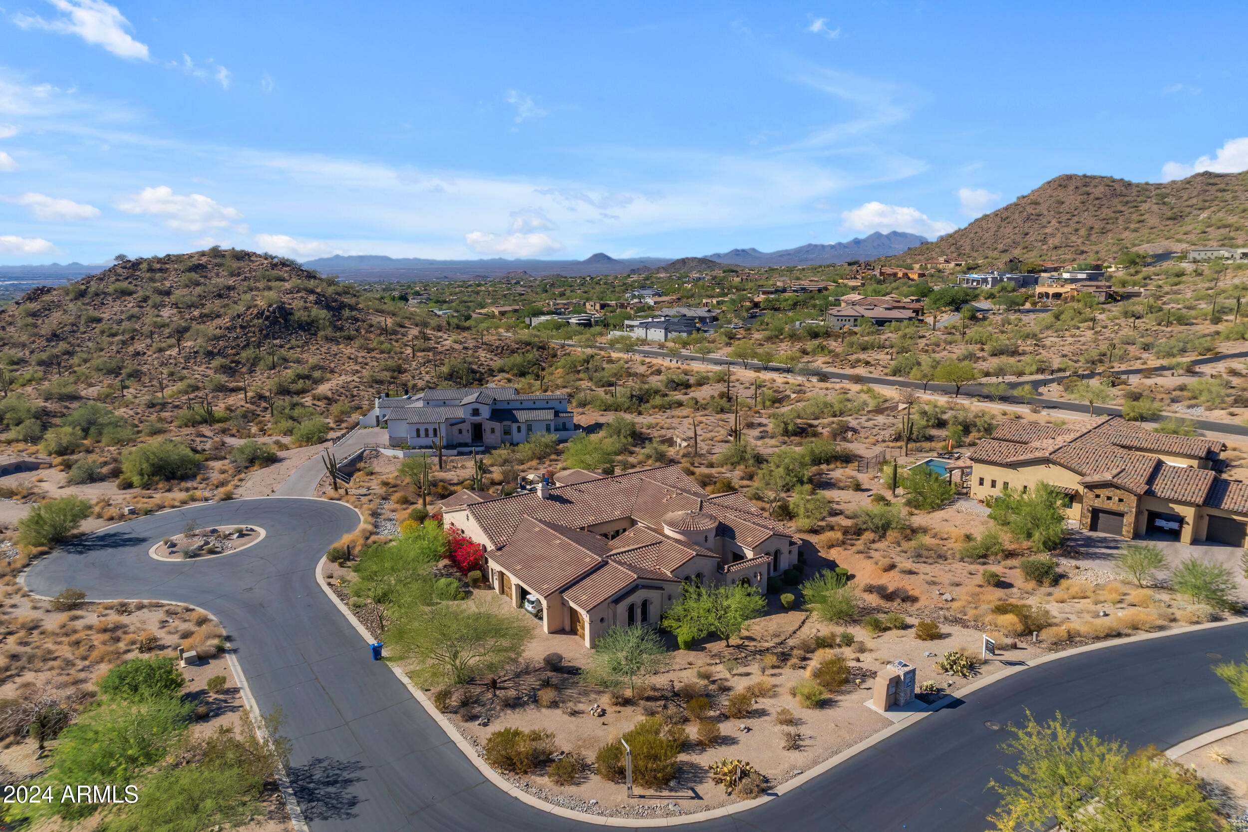 8724 E REGINA Circle