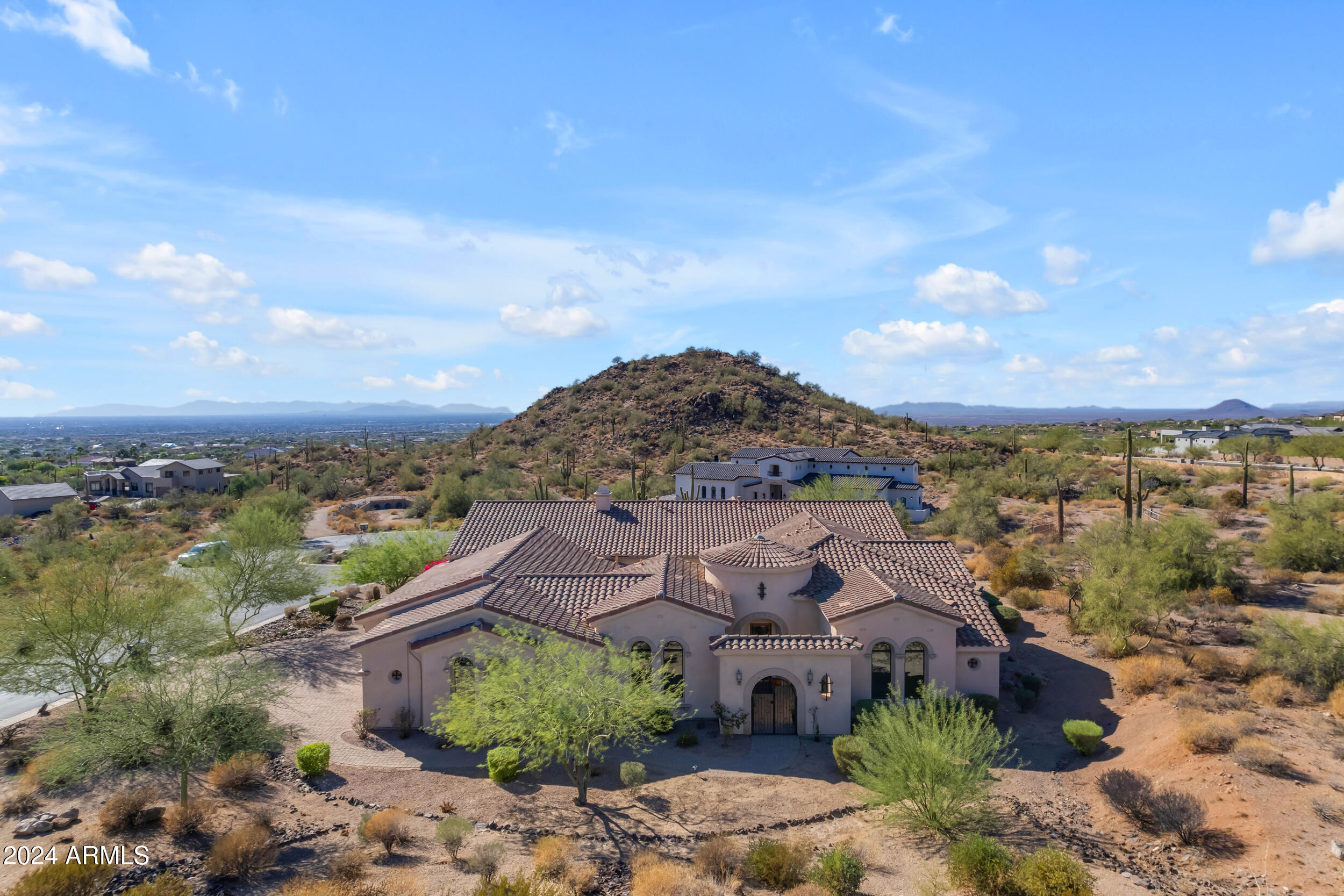 8724 E REGINA Circle