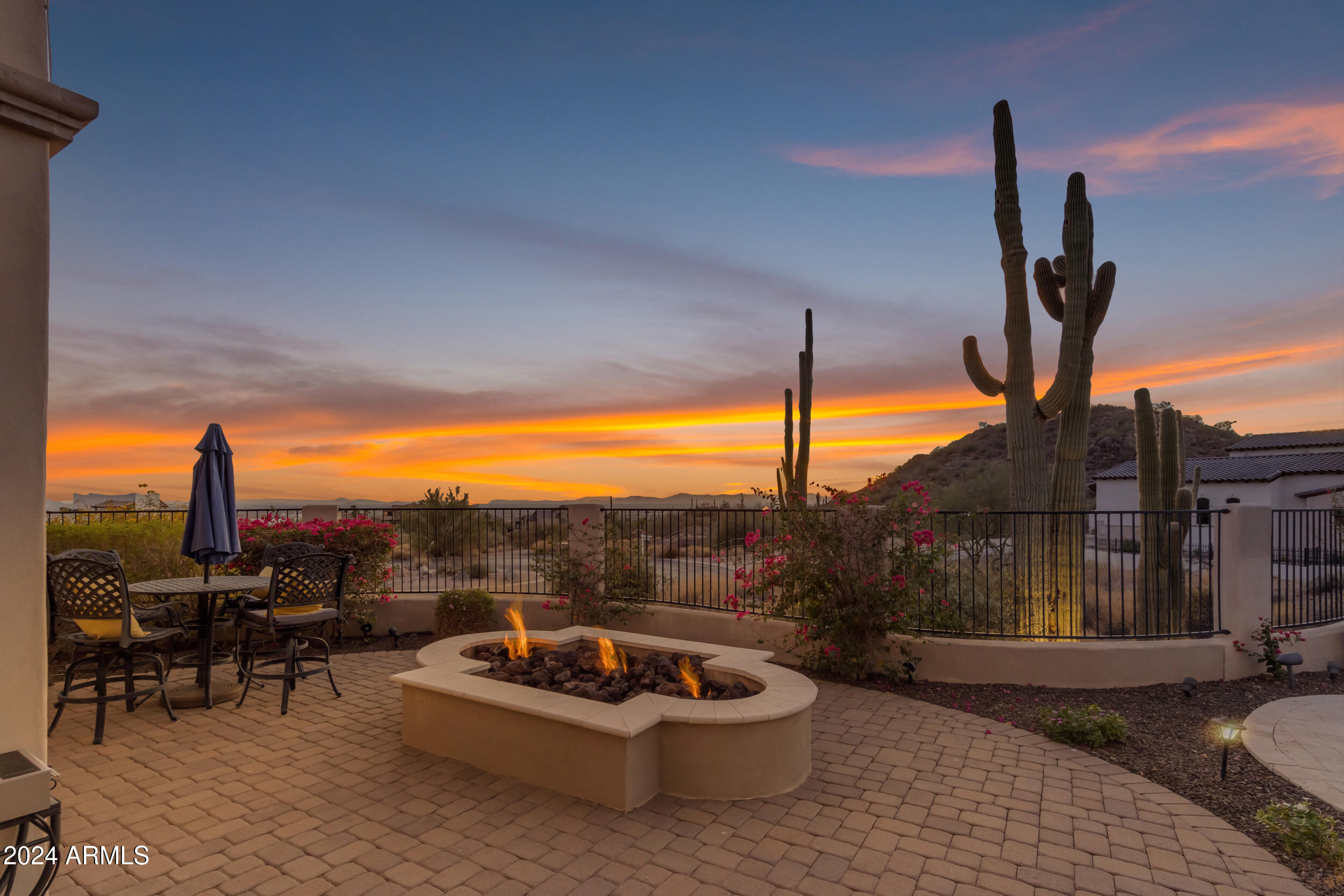 8724 E REGINA Circle