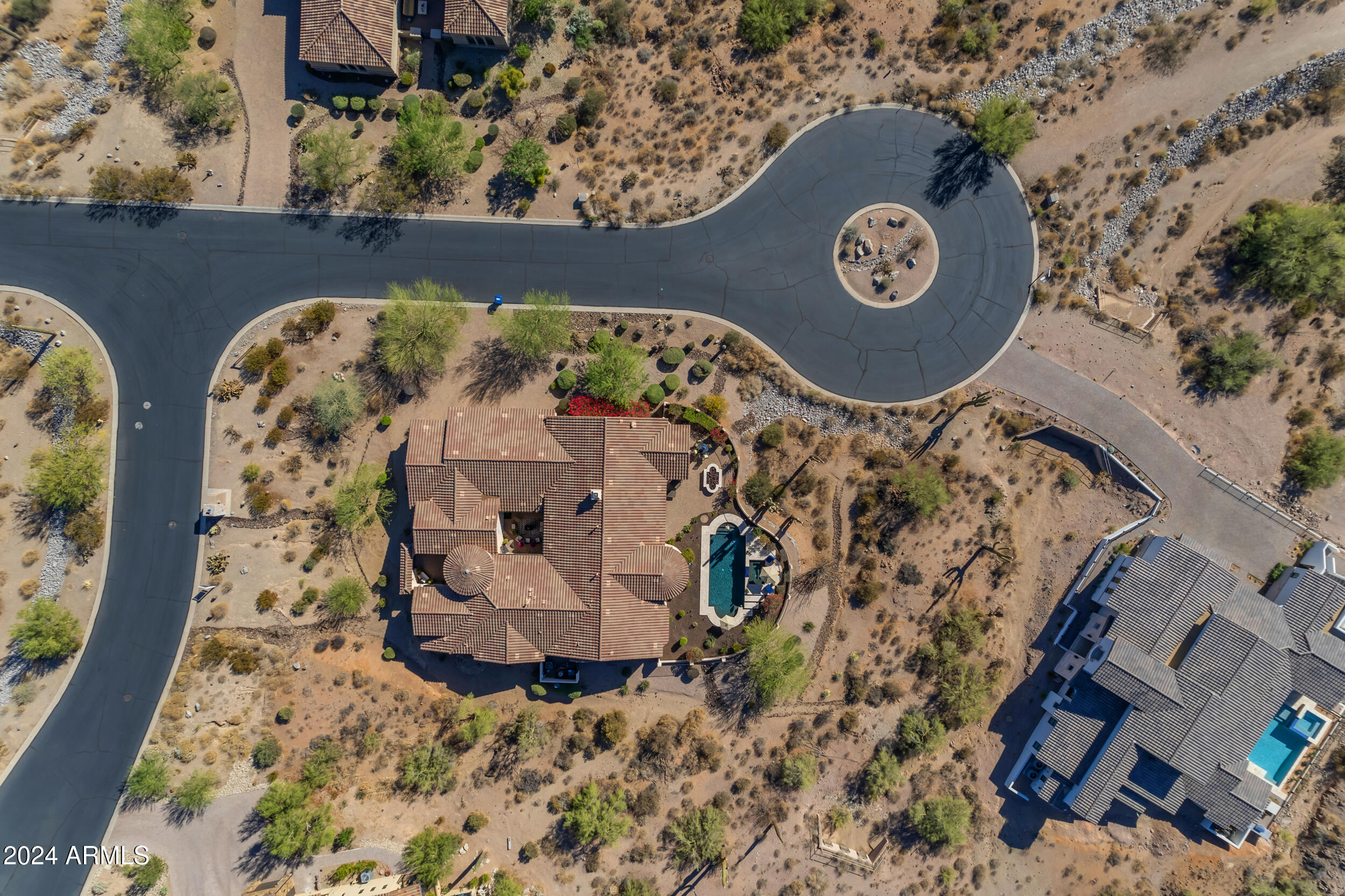 8724 E REGINA Circle