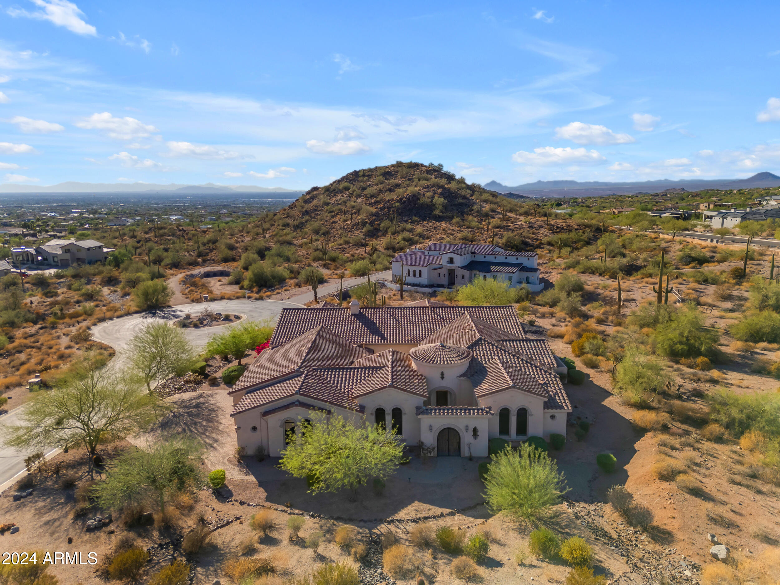 8724 E REGINA Circle