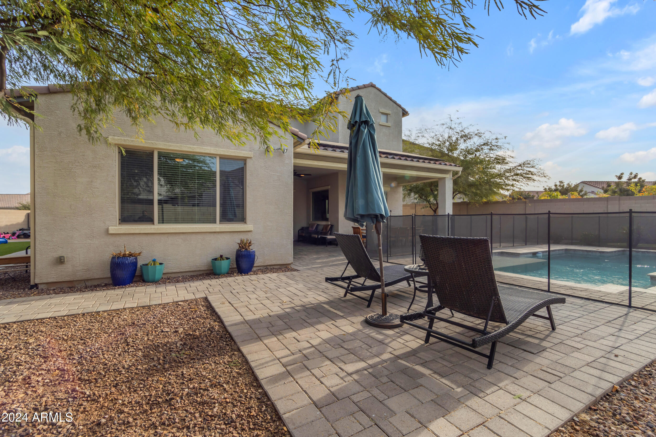 931 E HOLLAND PARK Drive