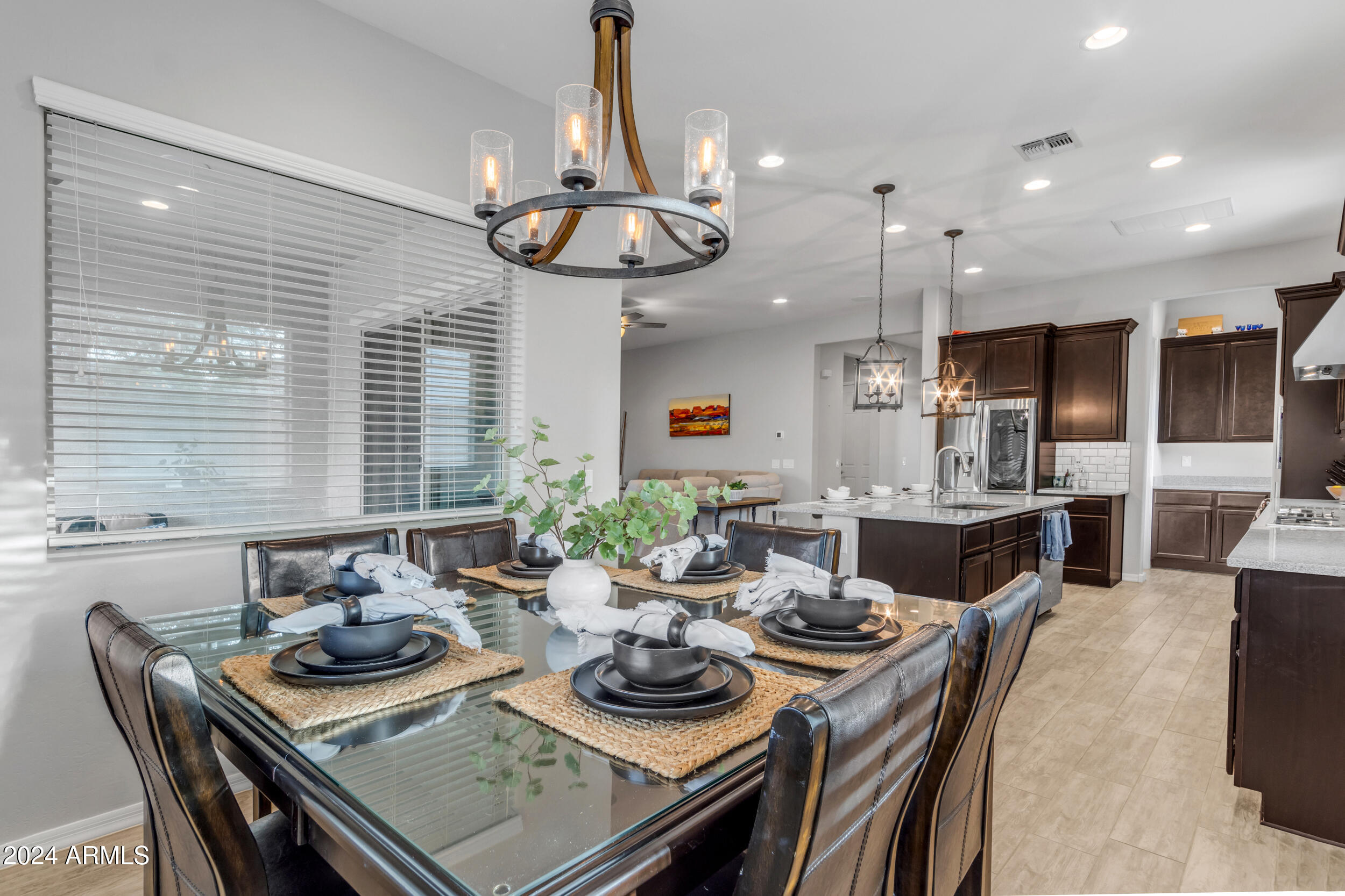 931 E HOLLAND PARK Drive