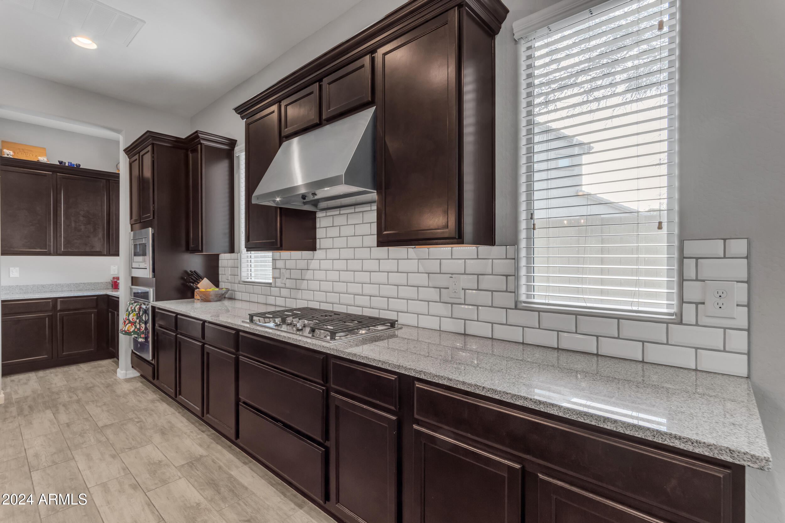 931 E HOLLAND PARK Drive