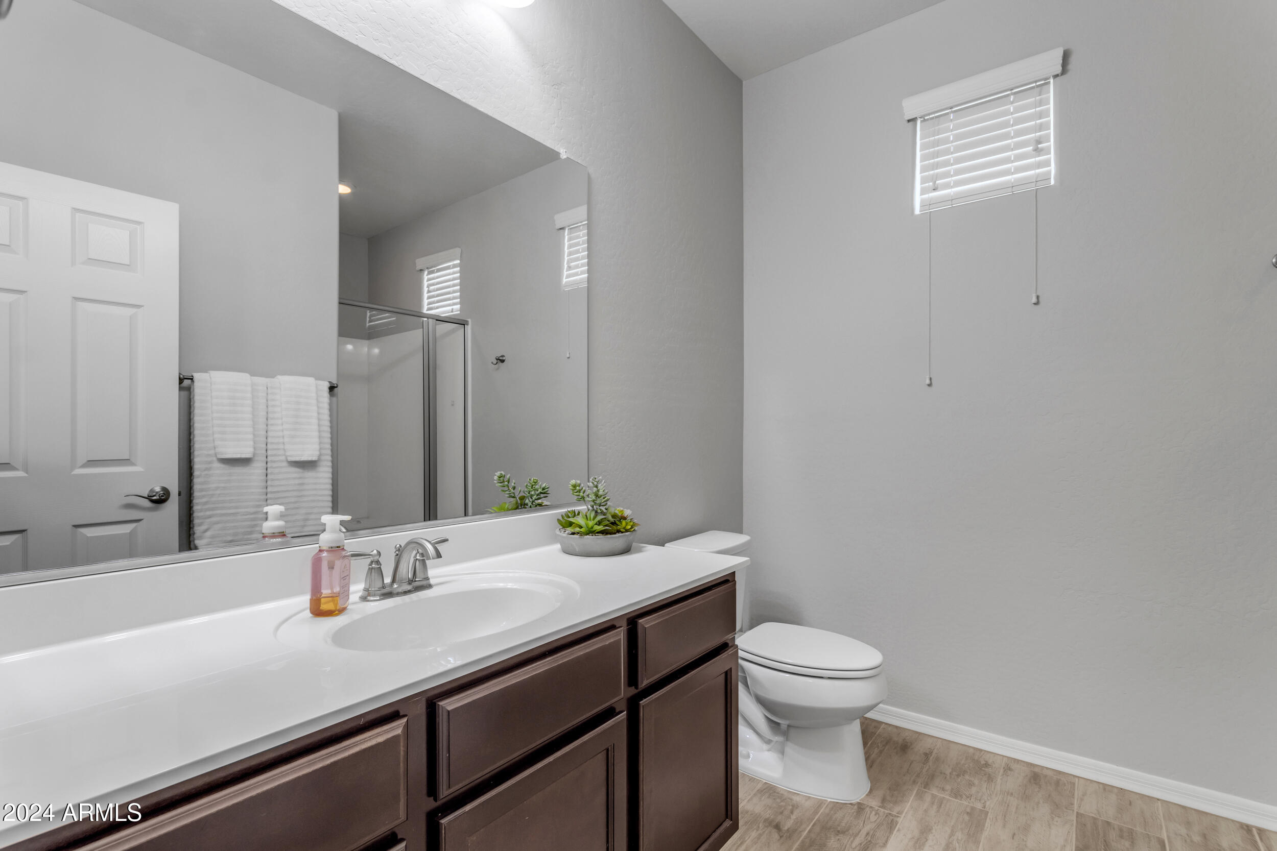 931 E HOLLAND PARK Drive