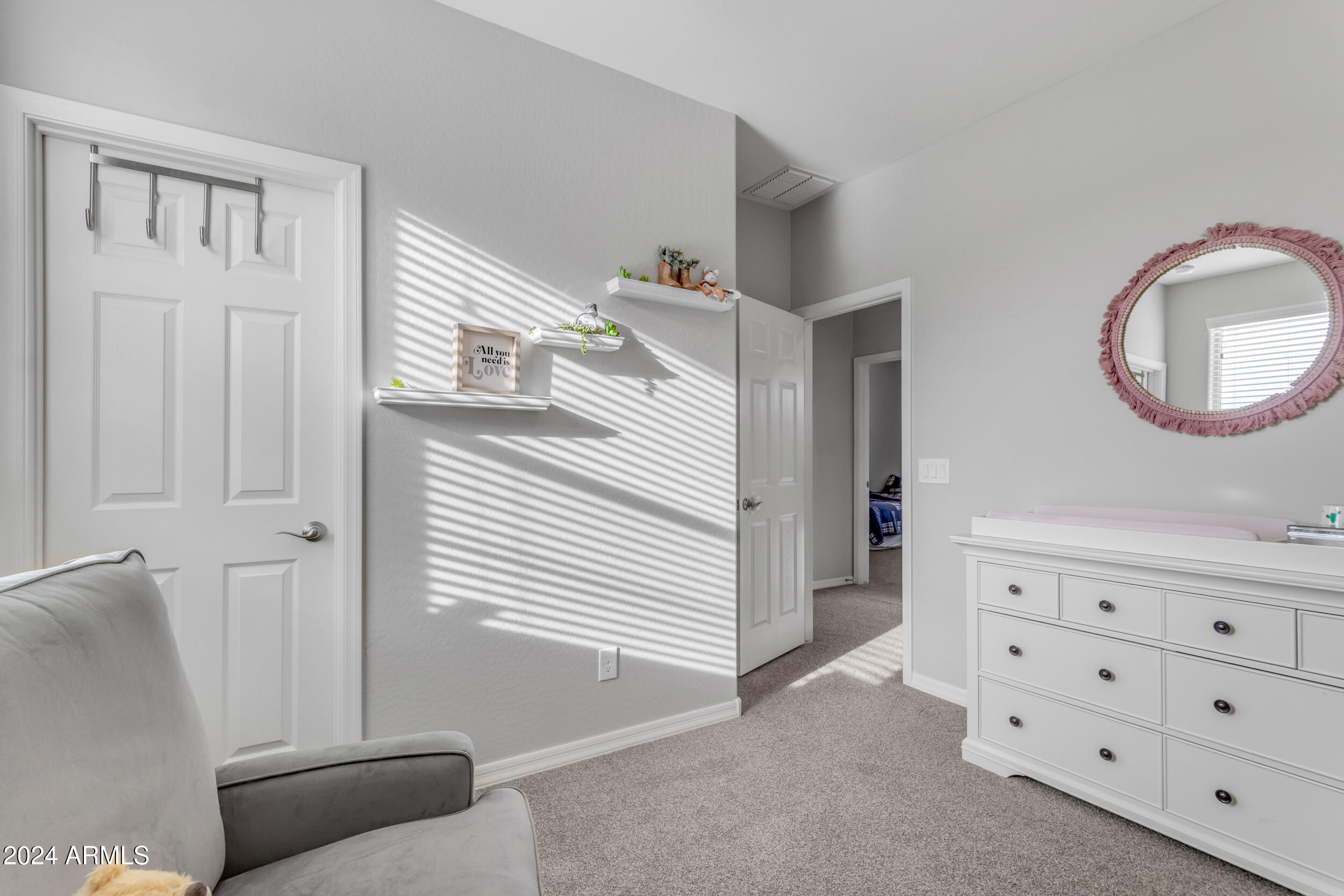 931 E HOLLAND PARK Drive