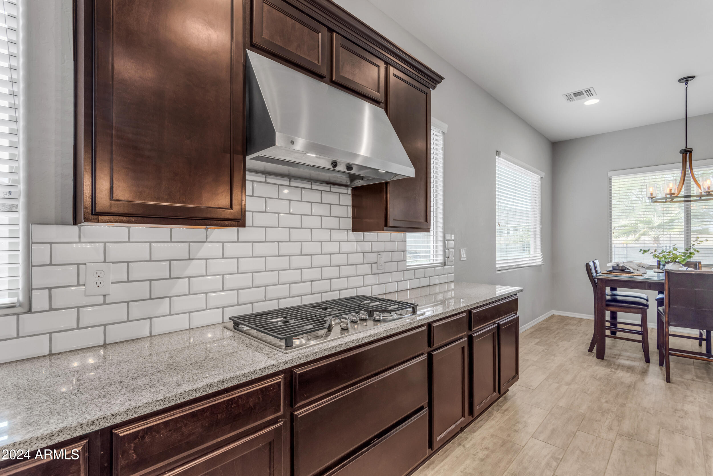 931 E HOLLAND PARK Drive