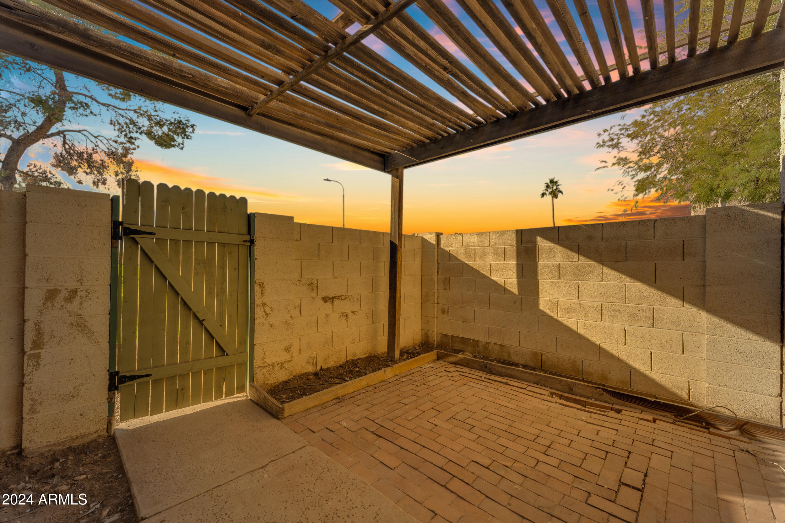 1500 W RIO SALADO Parkway, 64