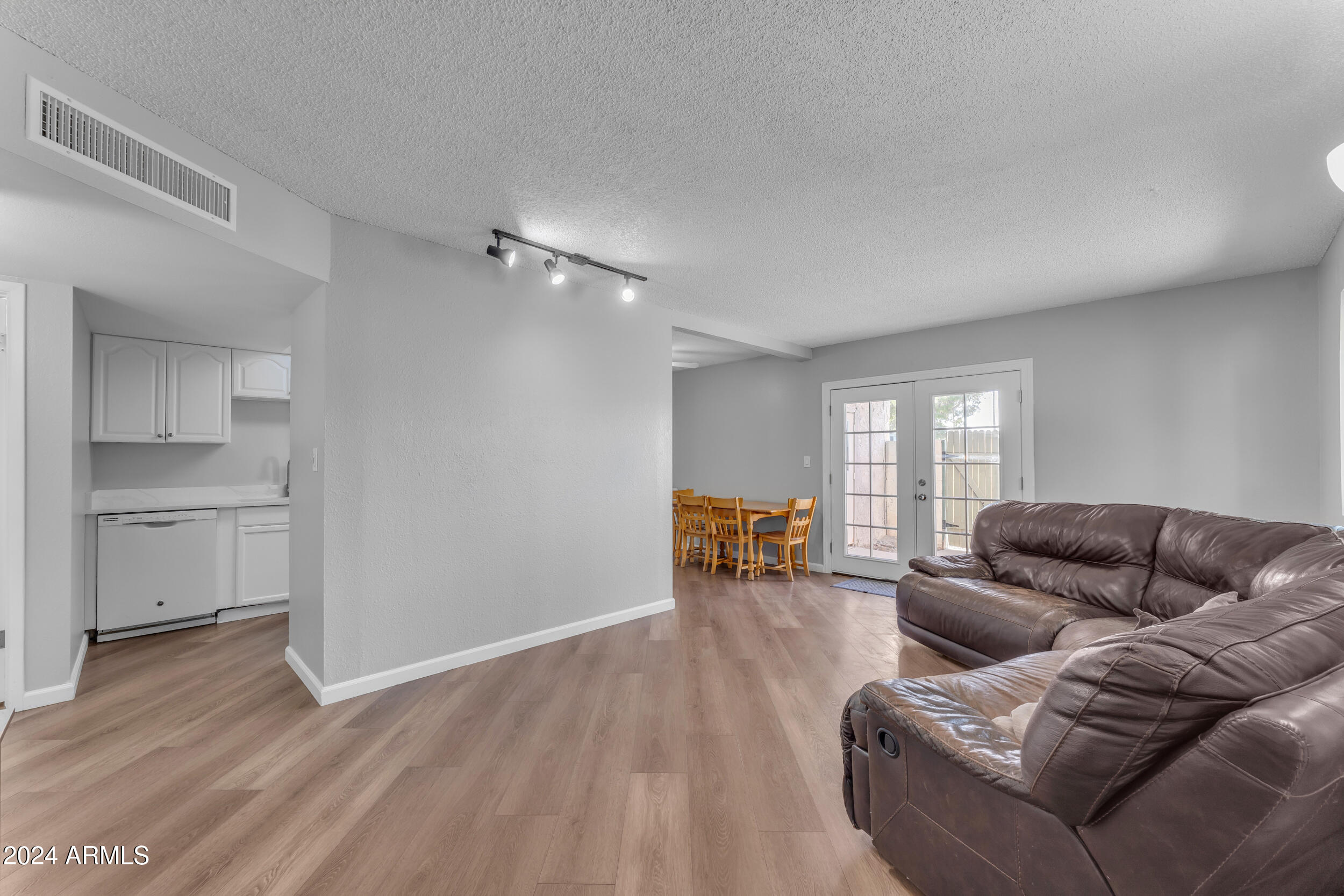 1500 W RIO SALADO Parkway, 64