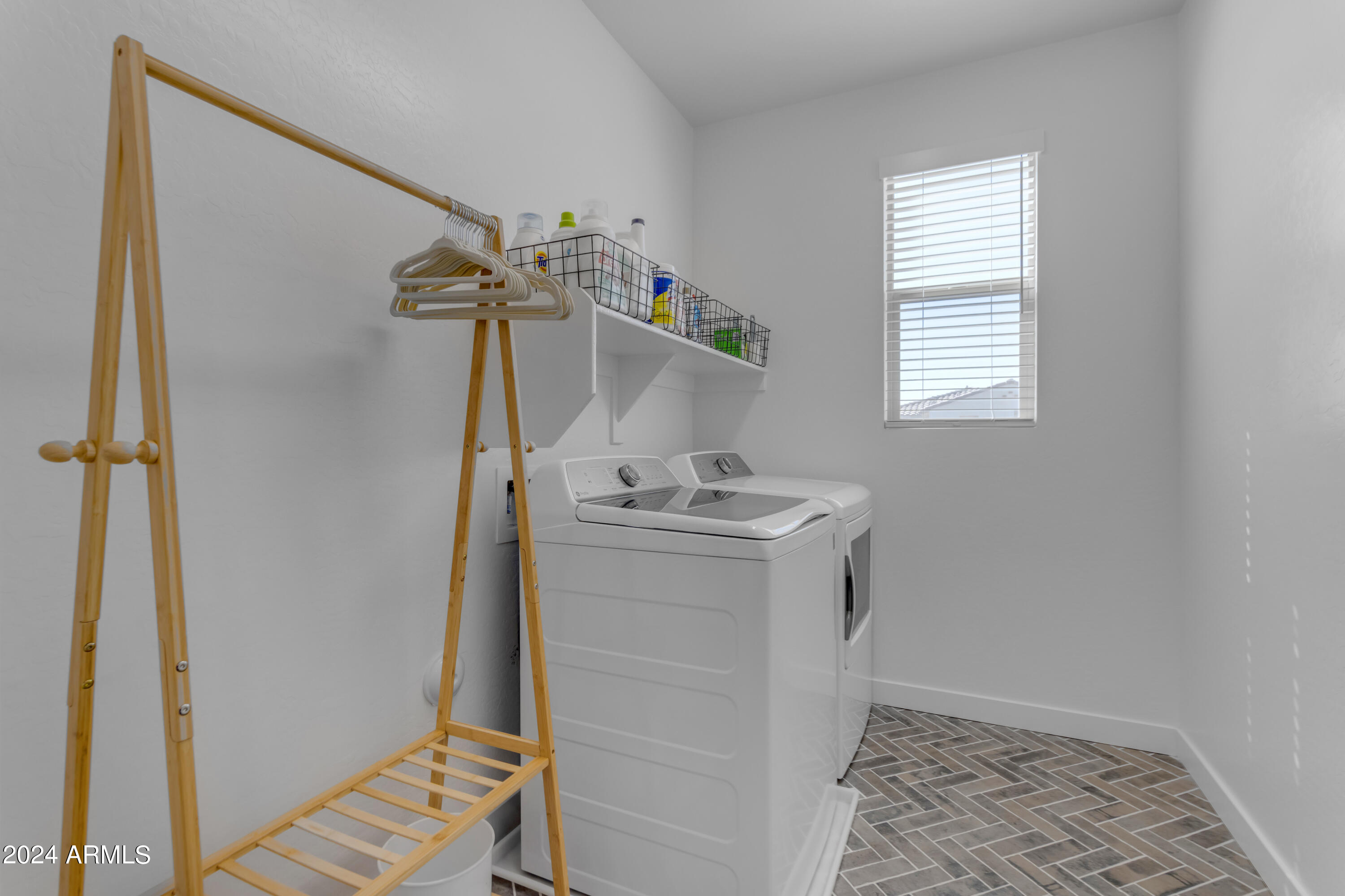 10050 E TIBURON Avenue