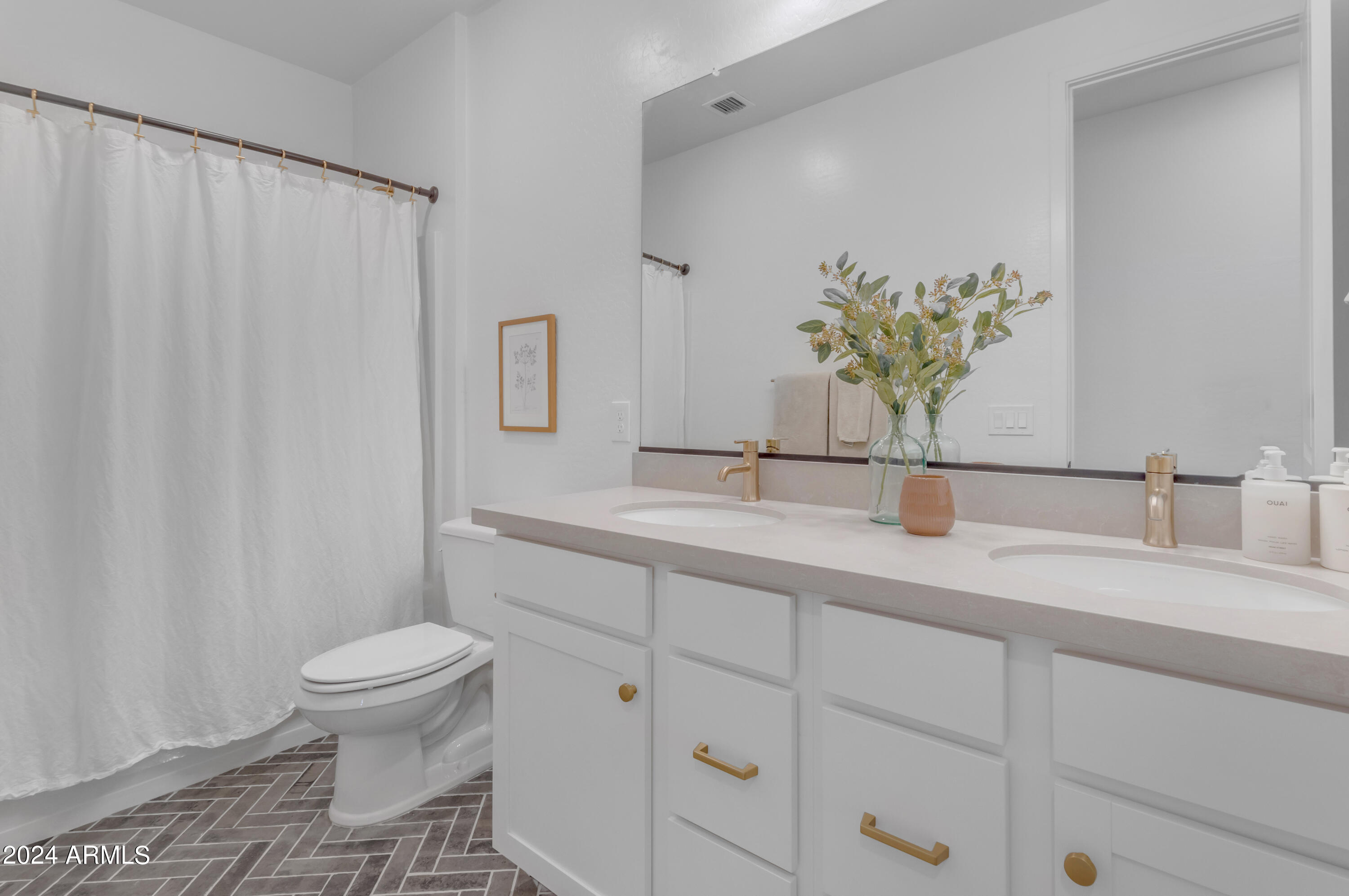 10050 E TIBURON Avenue