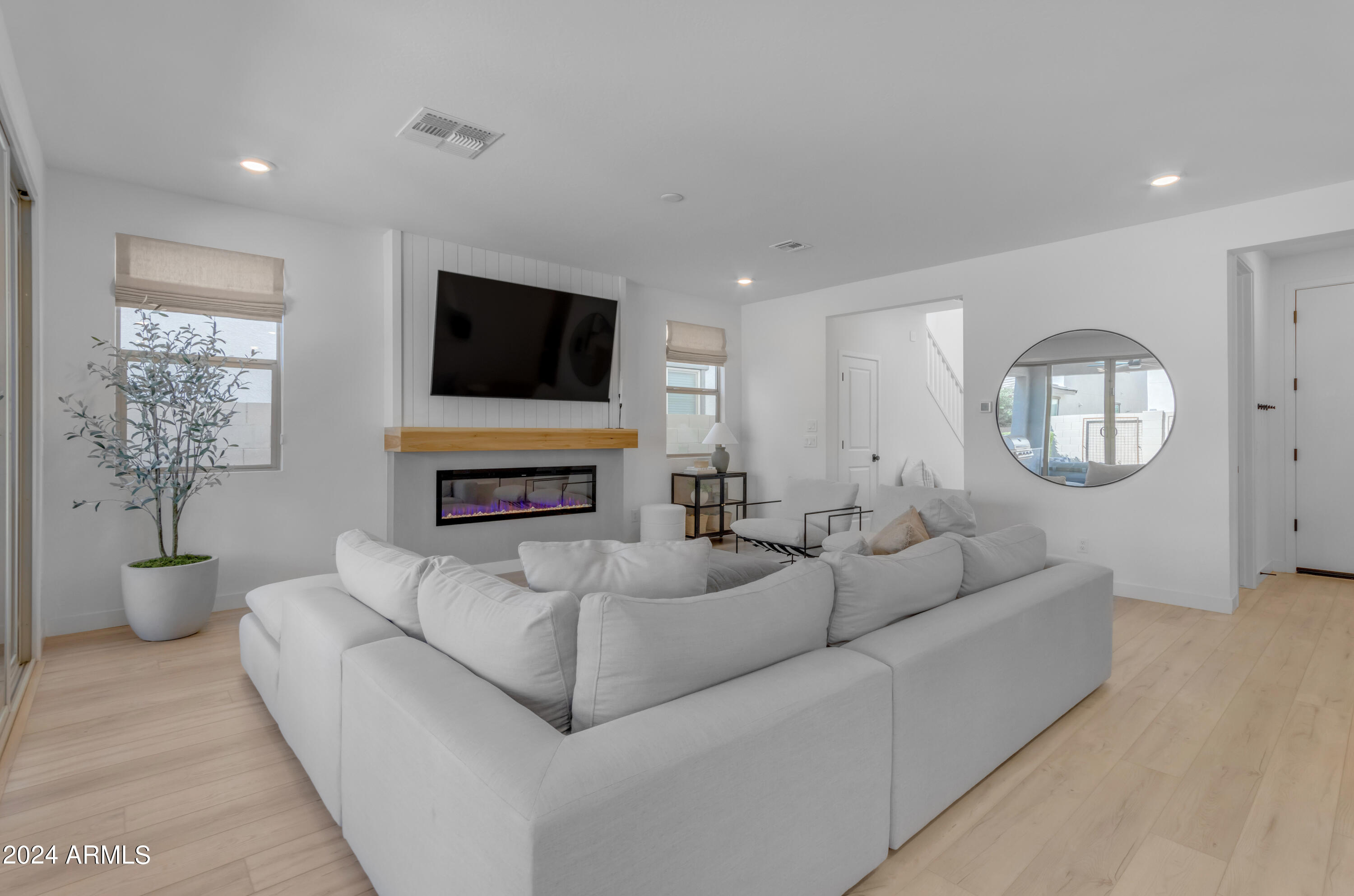 10050 E TIBURON Avenue