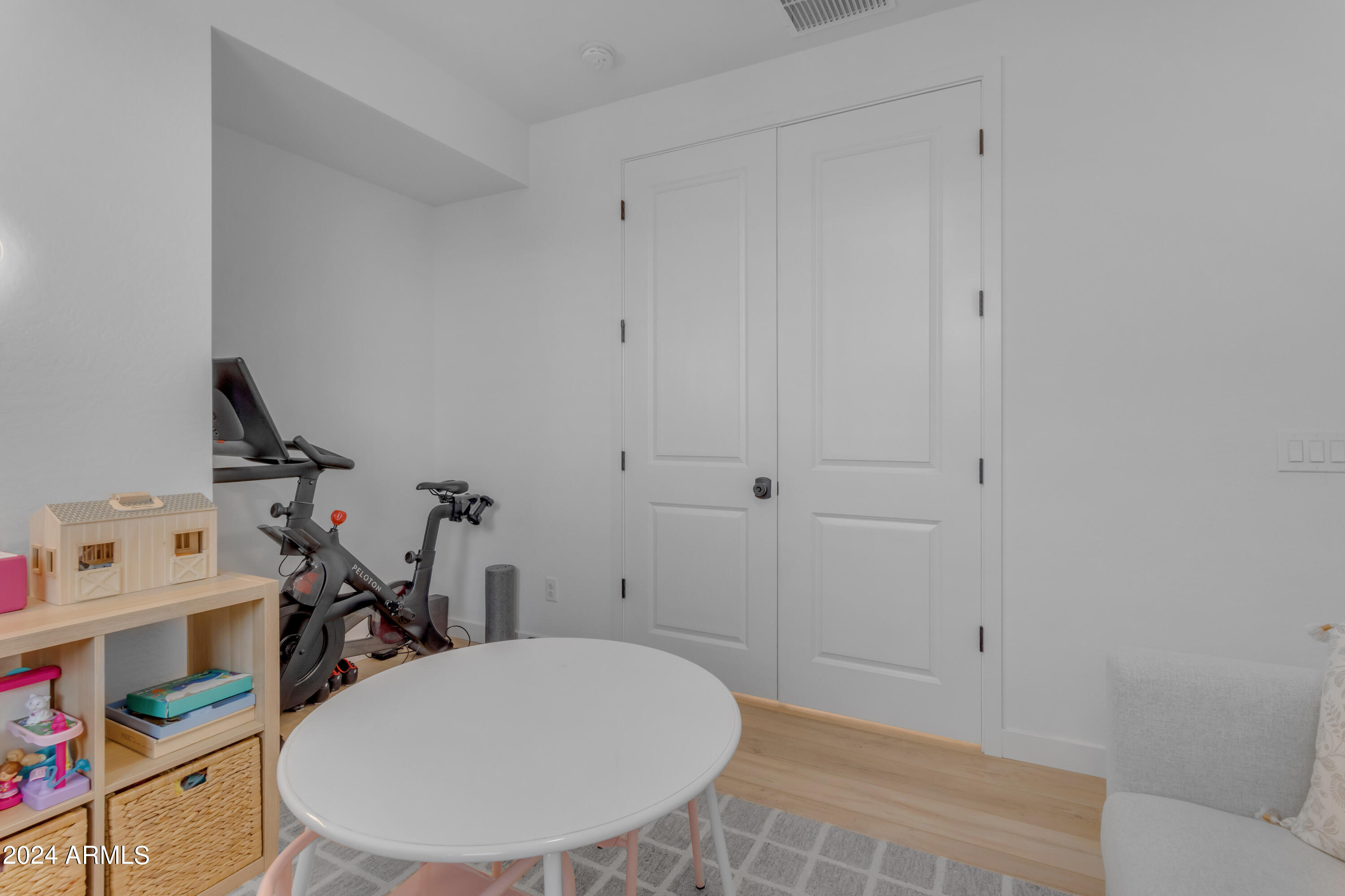 10050 E TIBURON Avenue