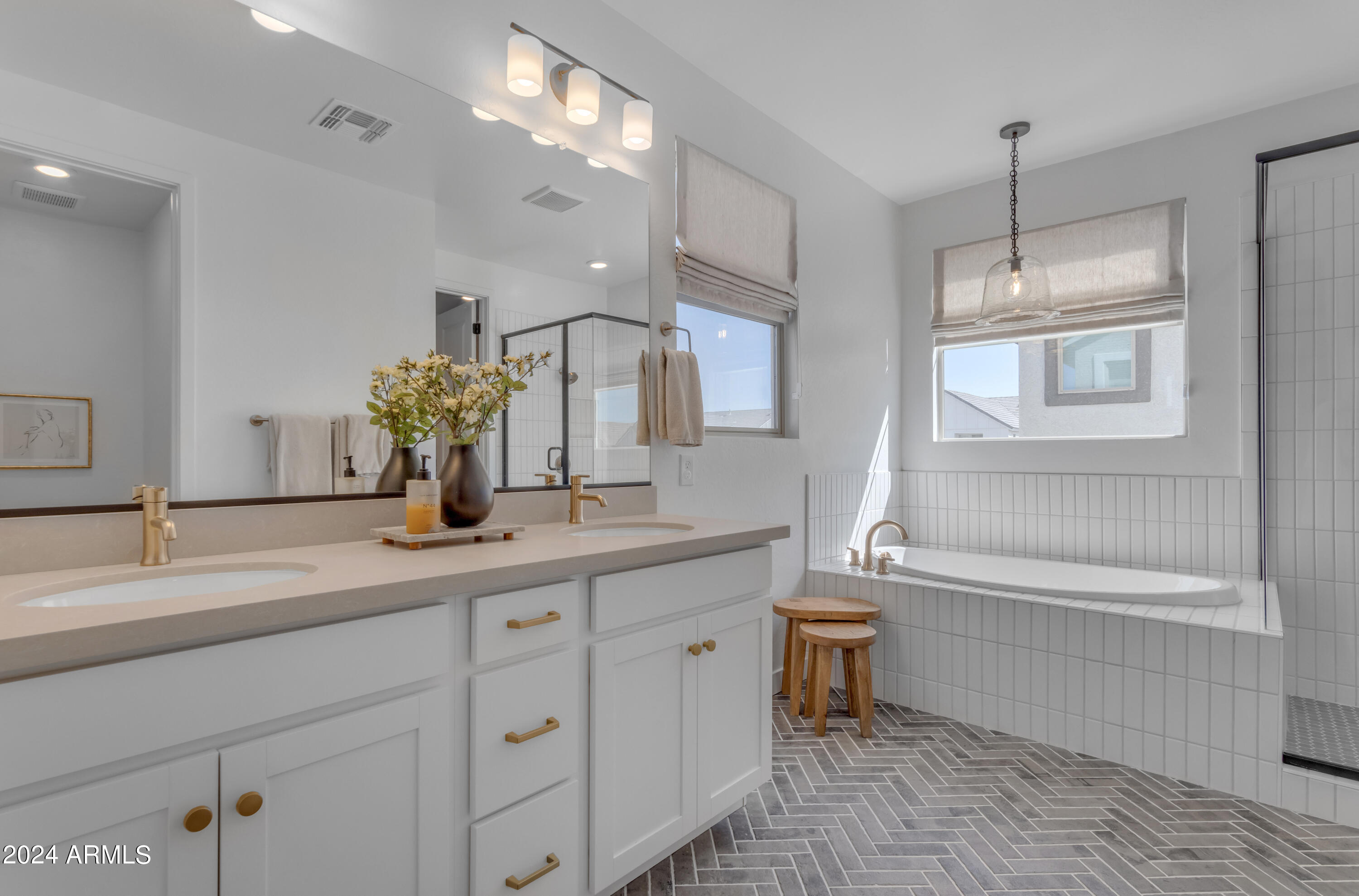 10050 E TIBURON Avenue