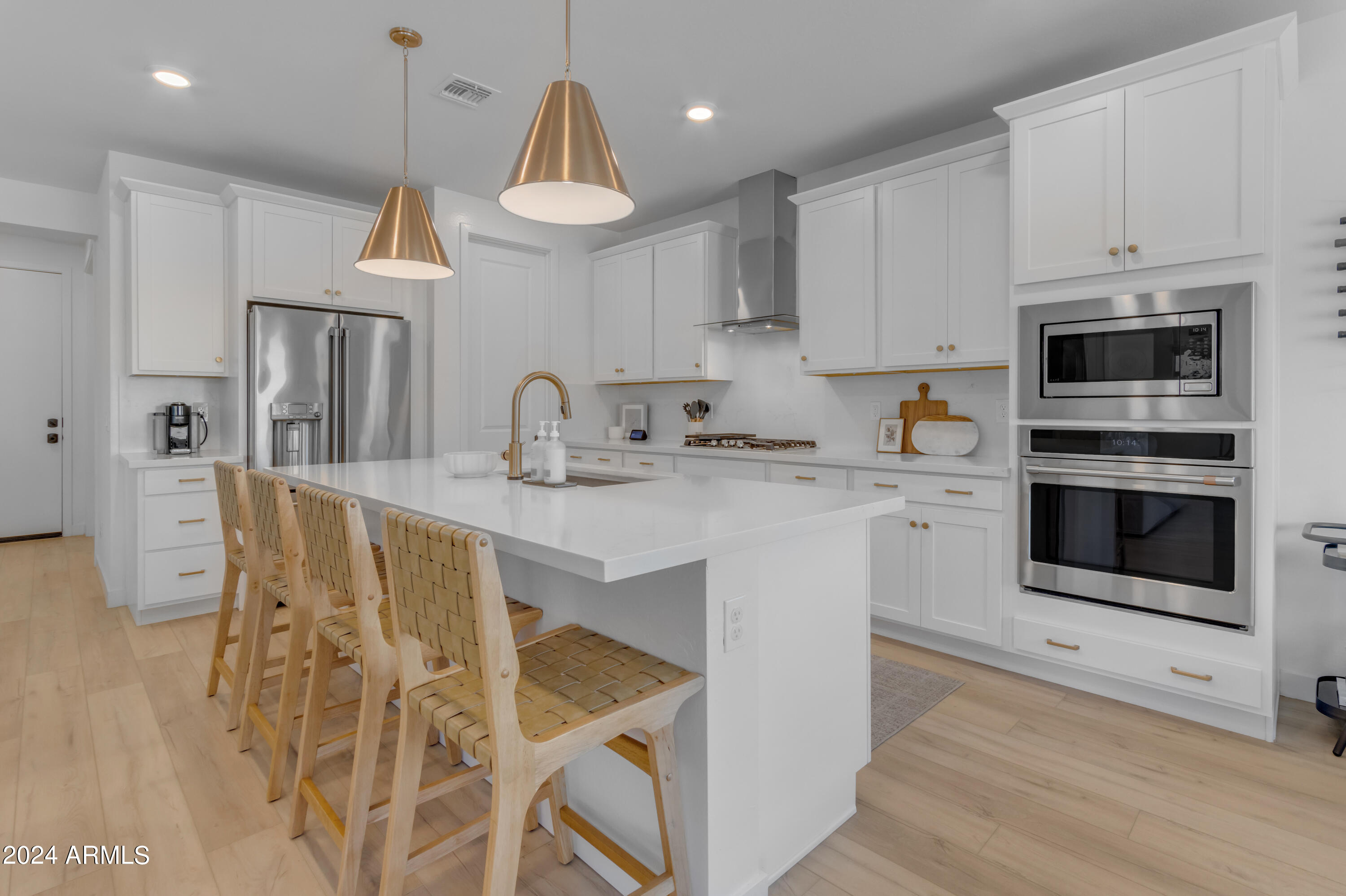 10050 E TIBURON Avenue