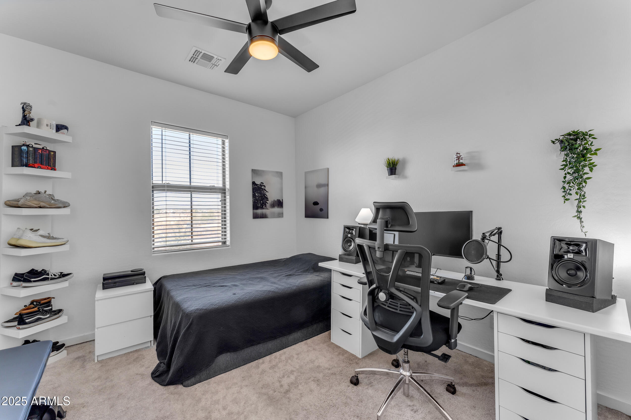 10307 E NOPAL Avenue