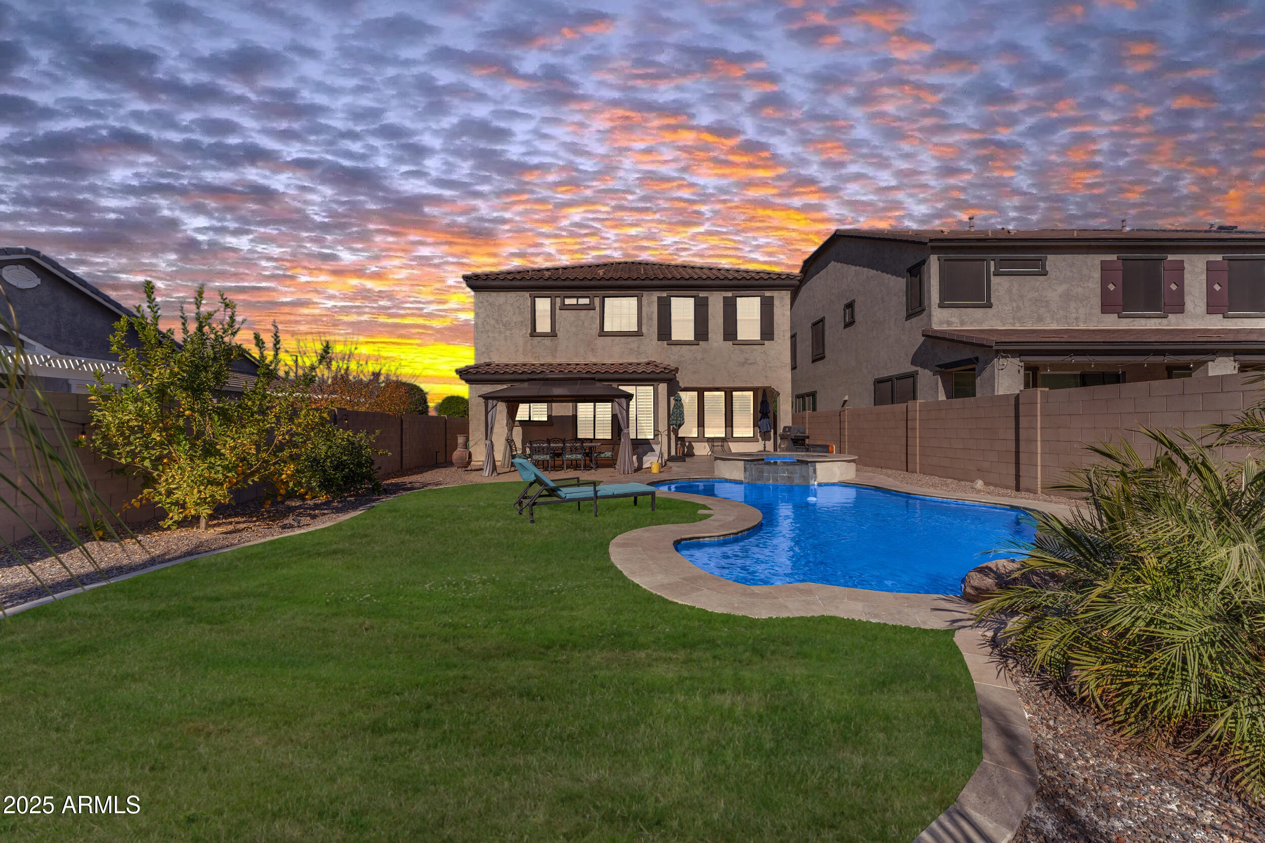 10307 E NOPAL Avenue