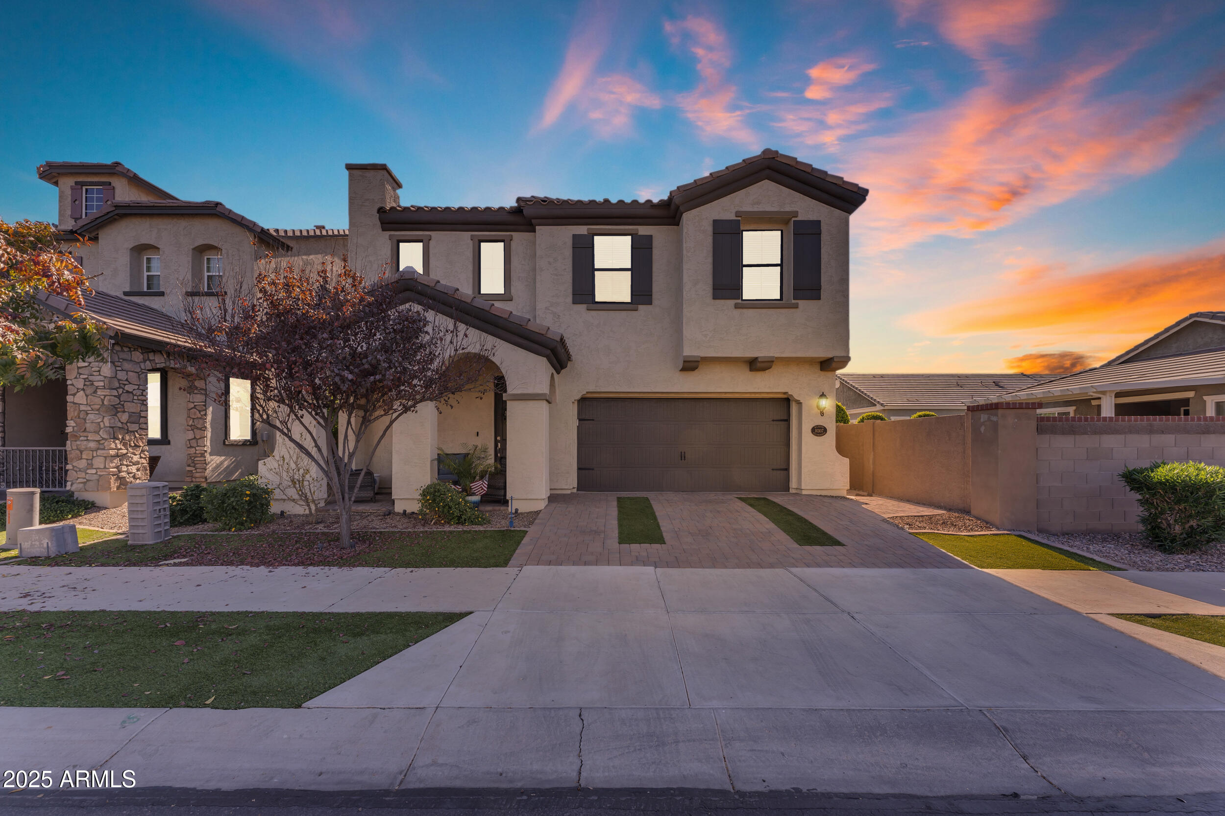 10307 E NOPAL Avenue