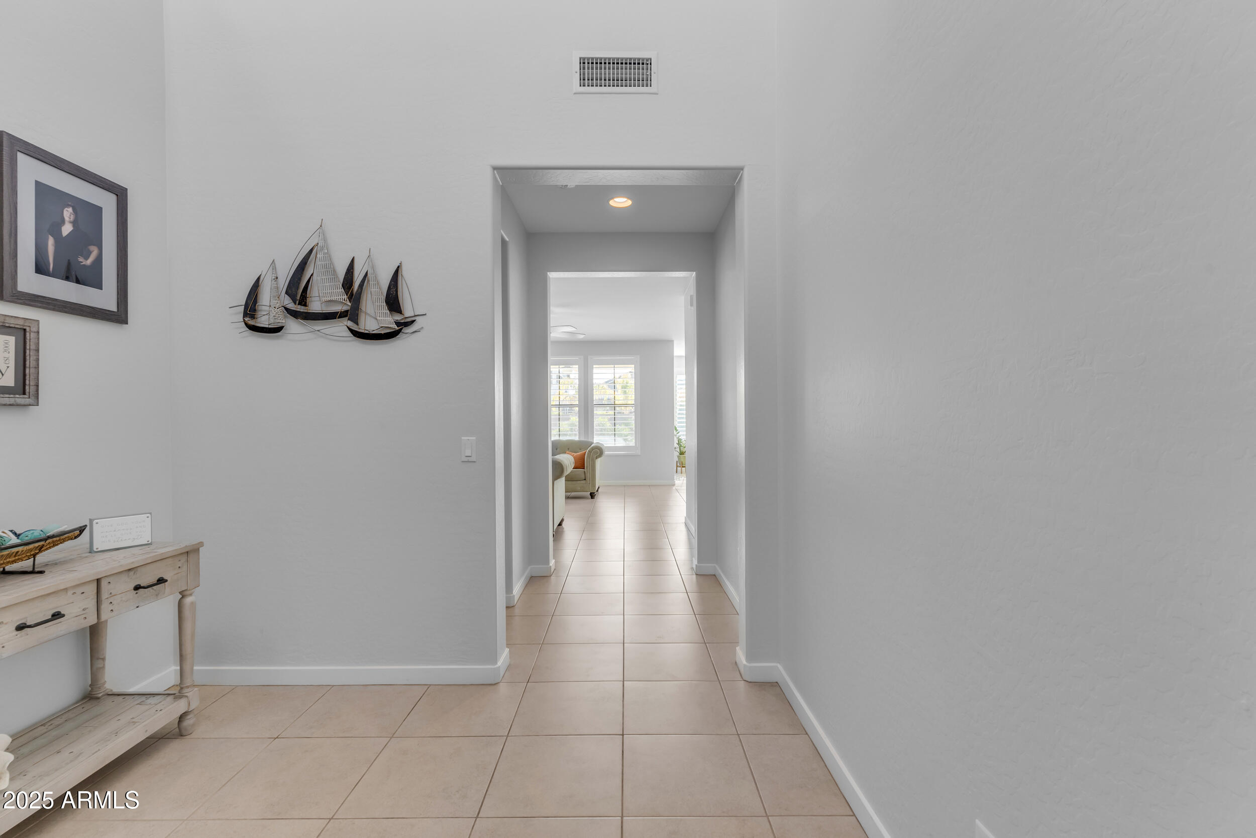 10307 E NOPAL Avenue