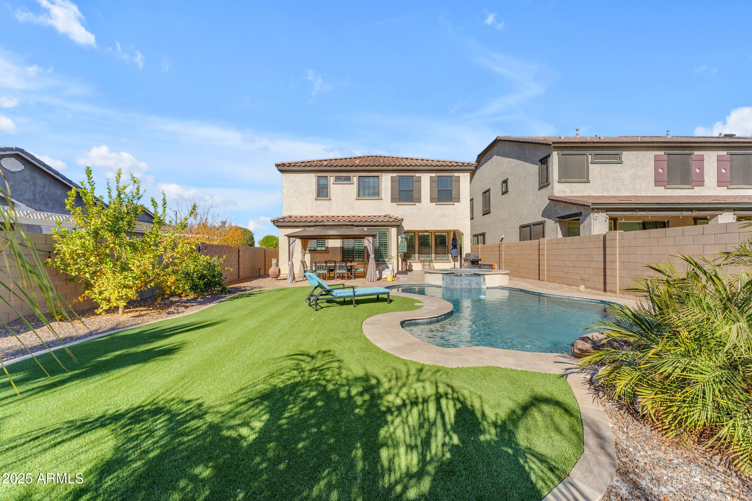 10307 E NOPAL Avenue