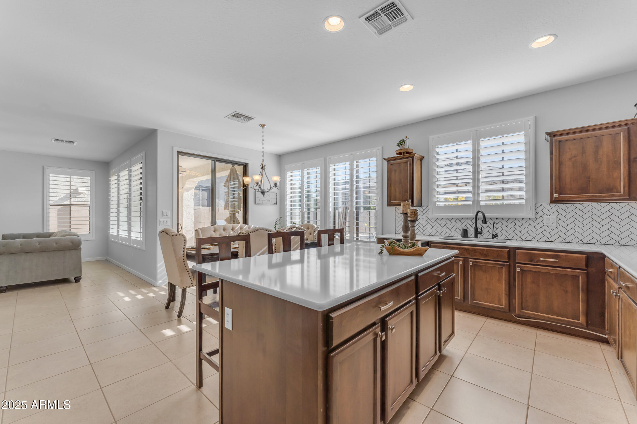 10307 E NOPAL Avenue