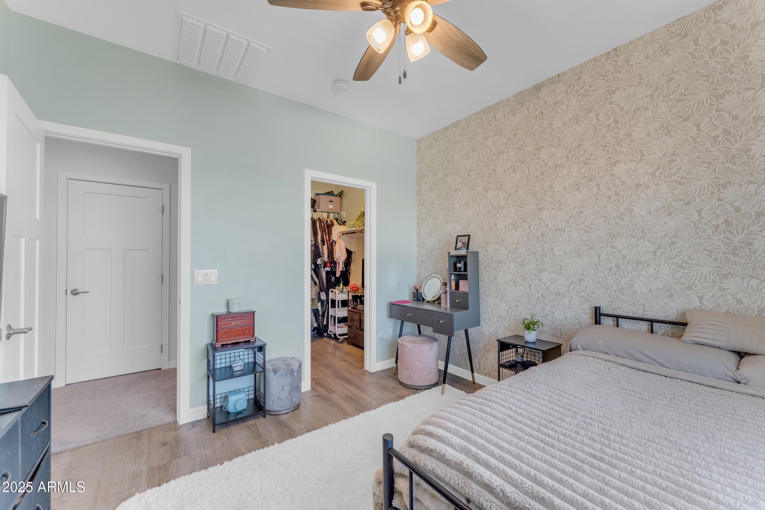 10307 E NOPAL Avenue