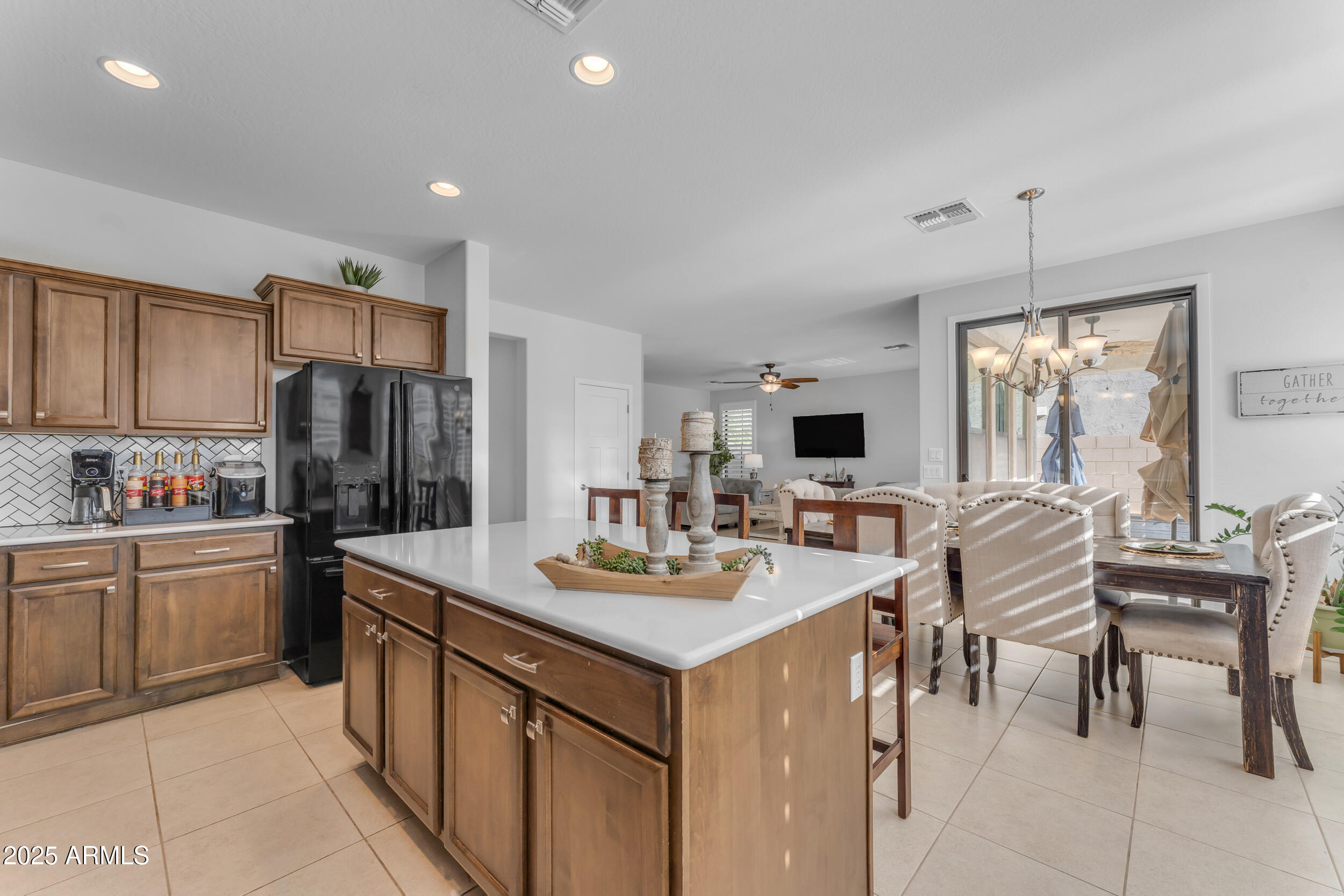 10307 E NOPAL Avenue