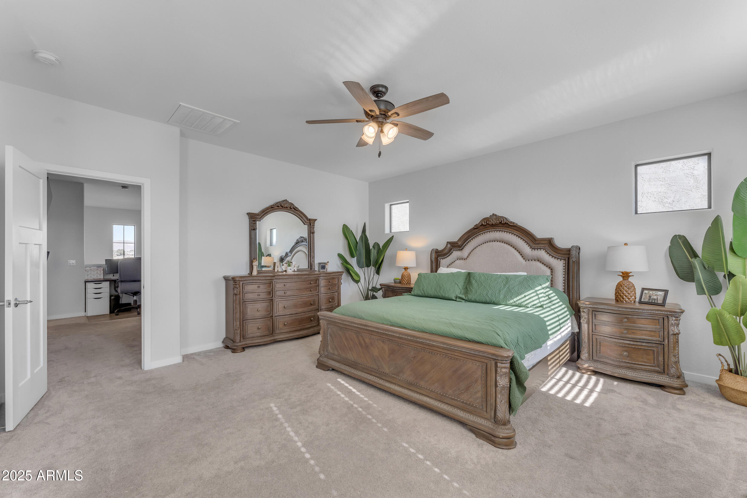 10307 E NOPAL Avenue