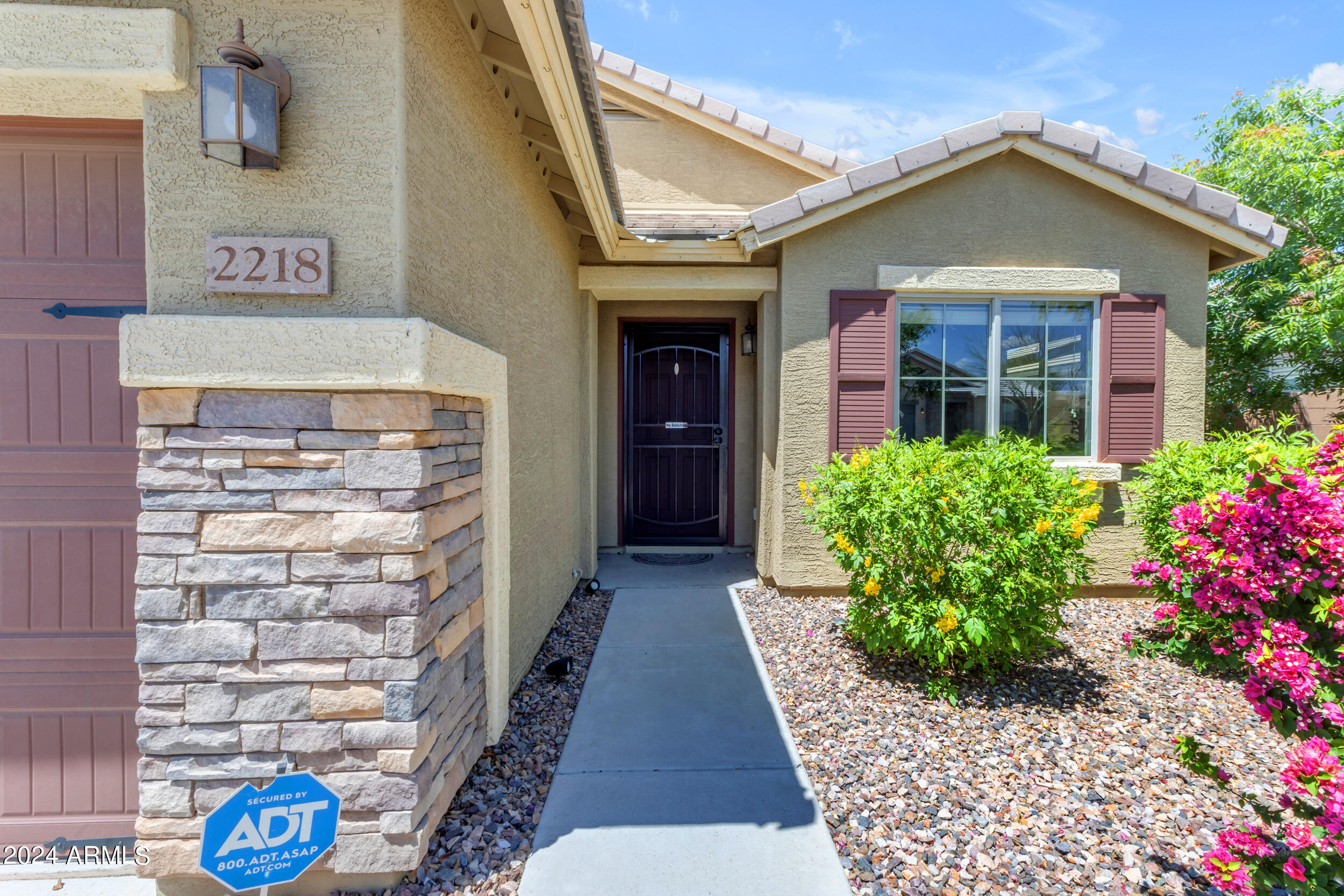 2218 E GILLCREST Road