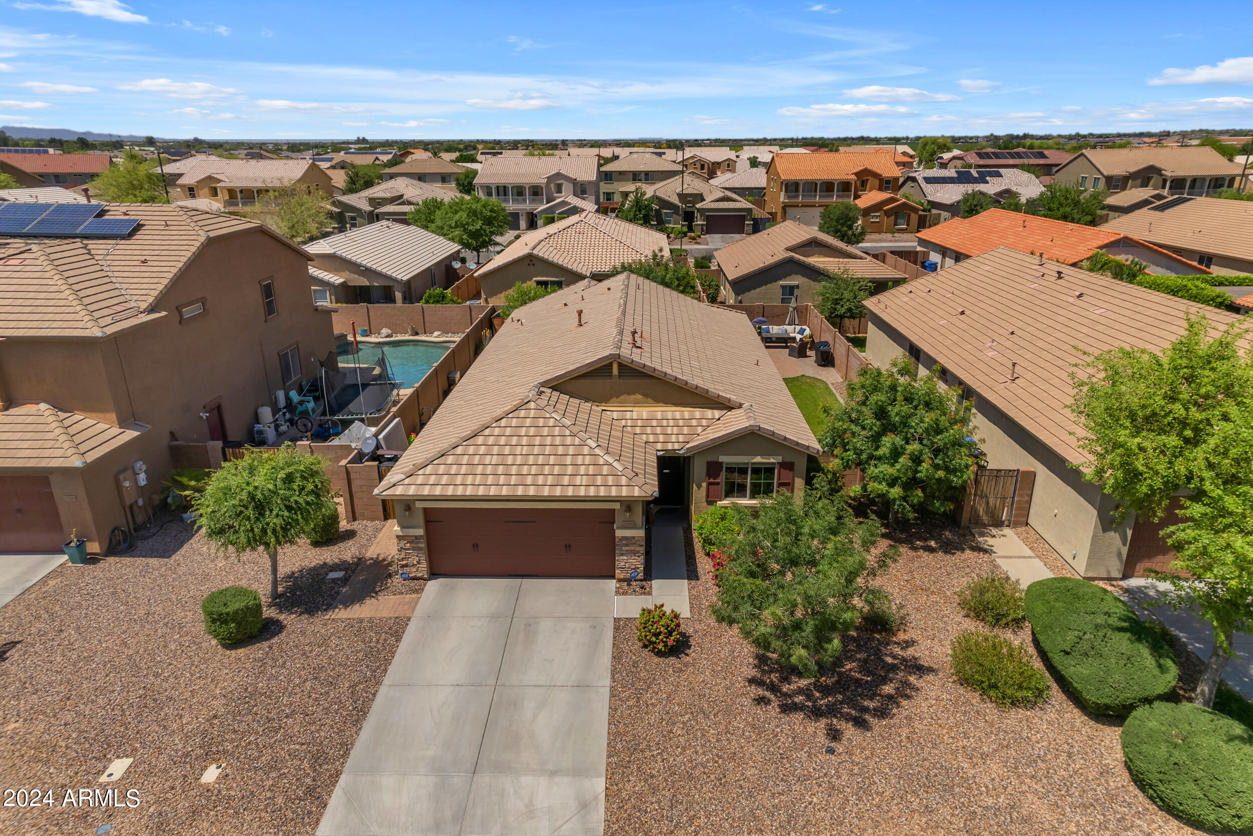 2218 E GILLCREST Road