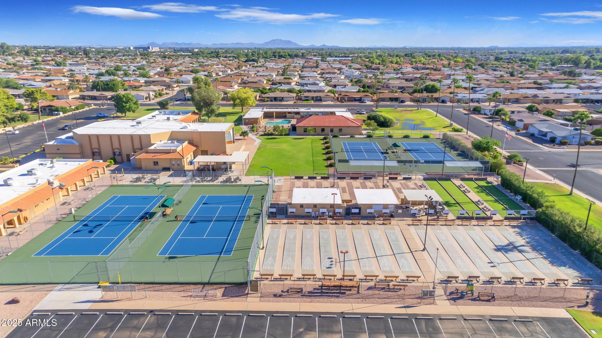 864 S ROANOKE Street