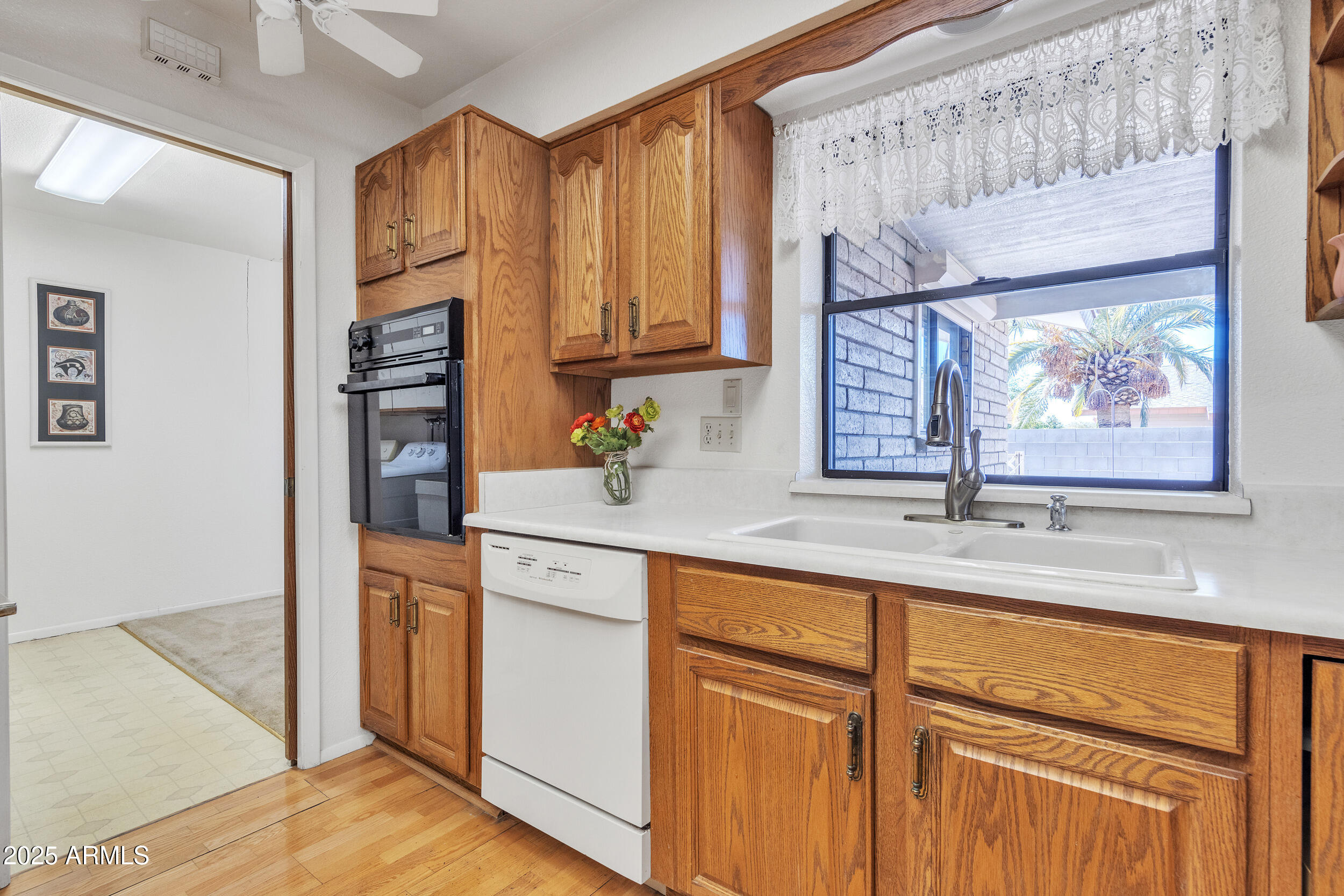 864 S ROANOKE Street