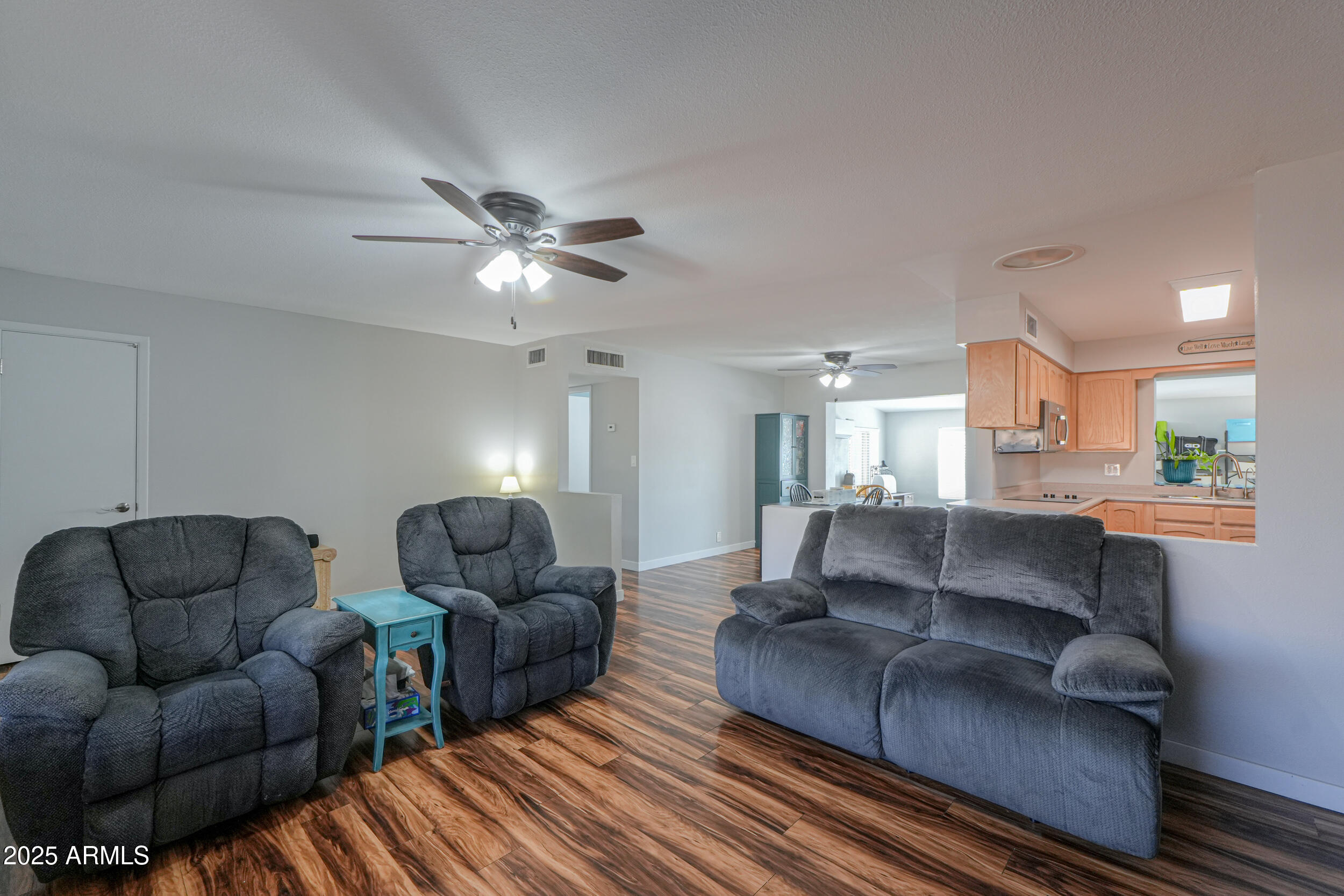 6319 E DUNCAN Street