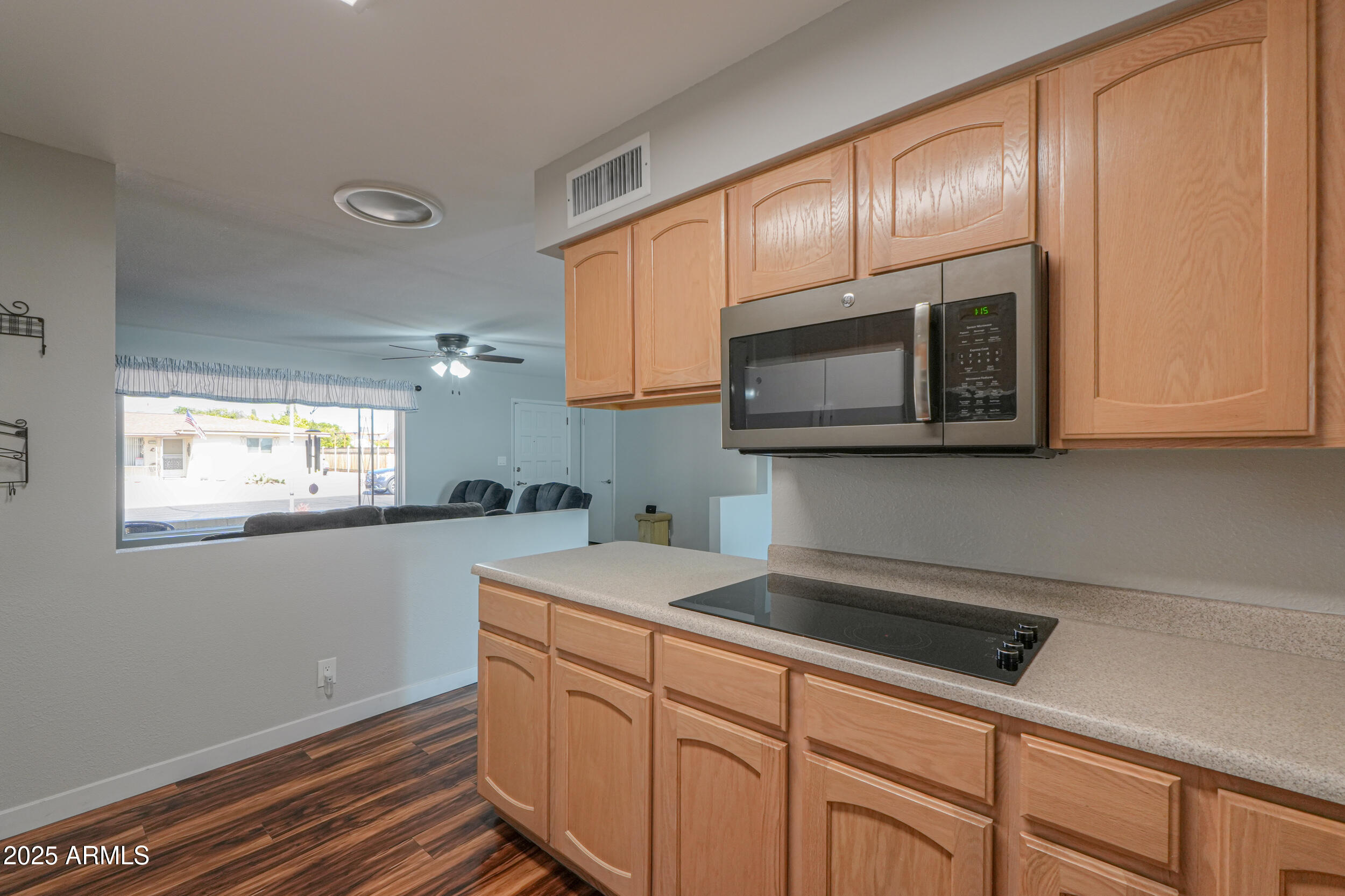 6319 E DUNCAN Street