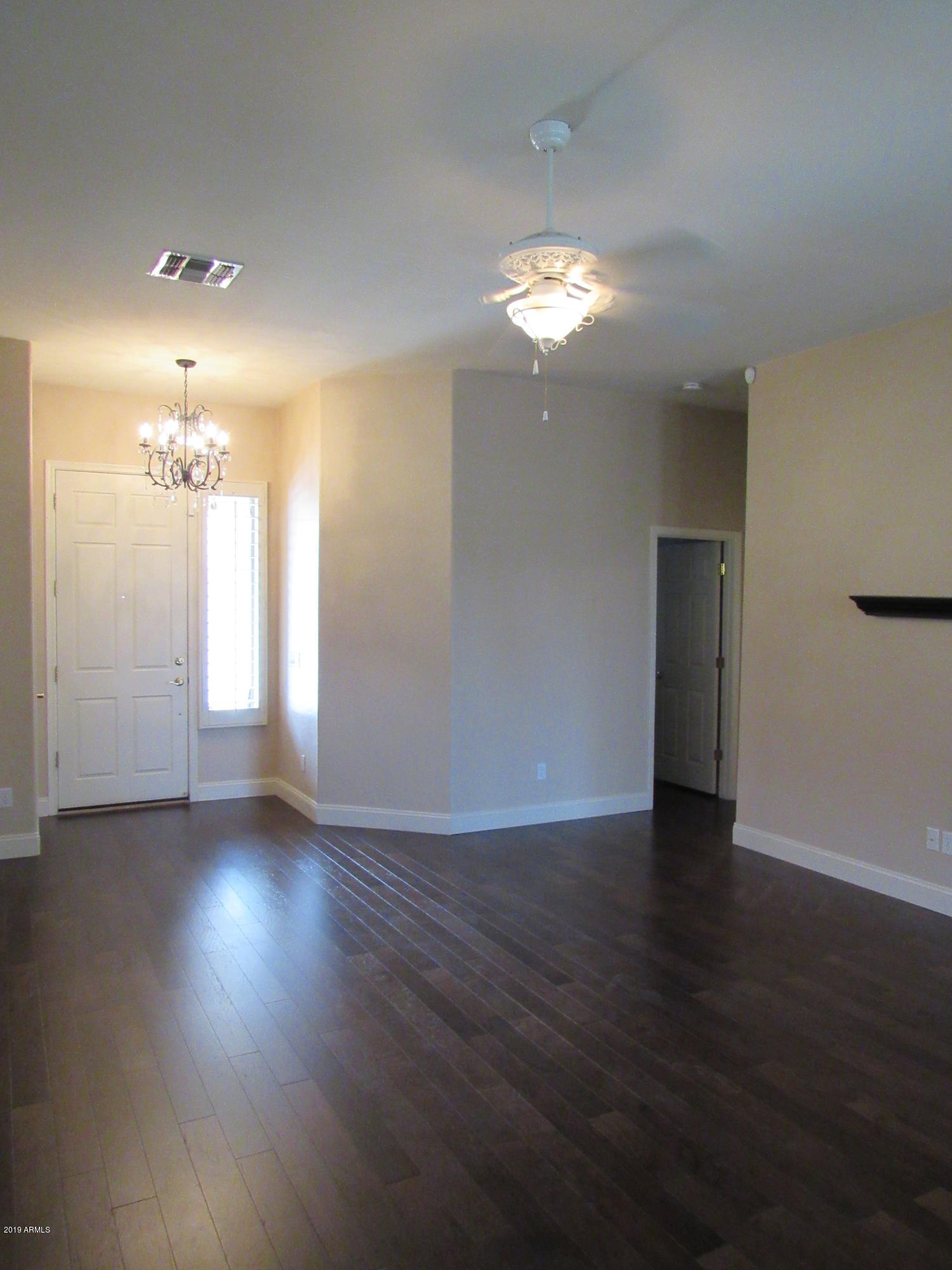 876 E SHEFFIELD Avenue