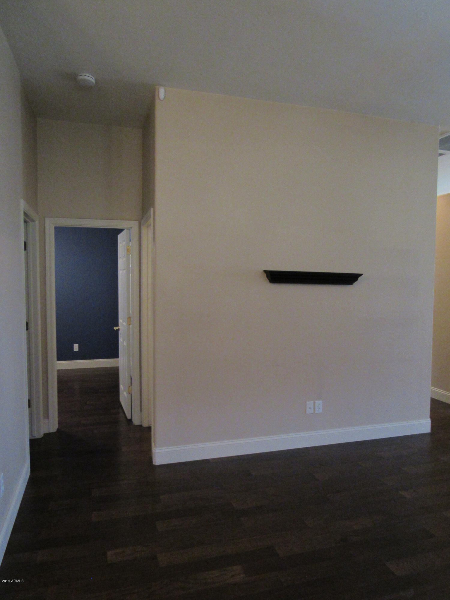 876 E SHEFFIELD Avenue