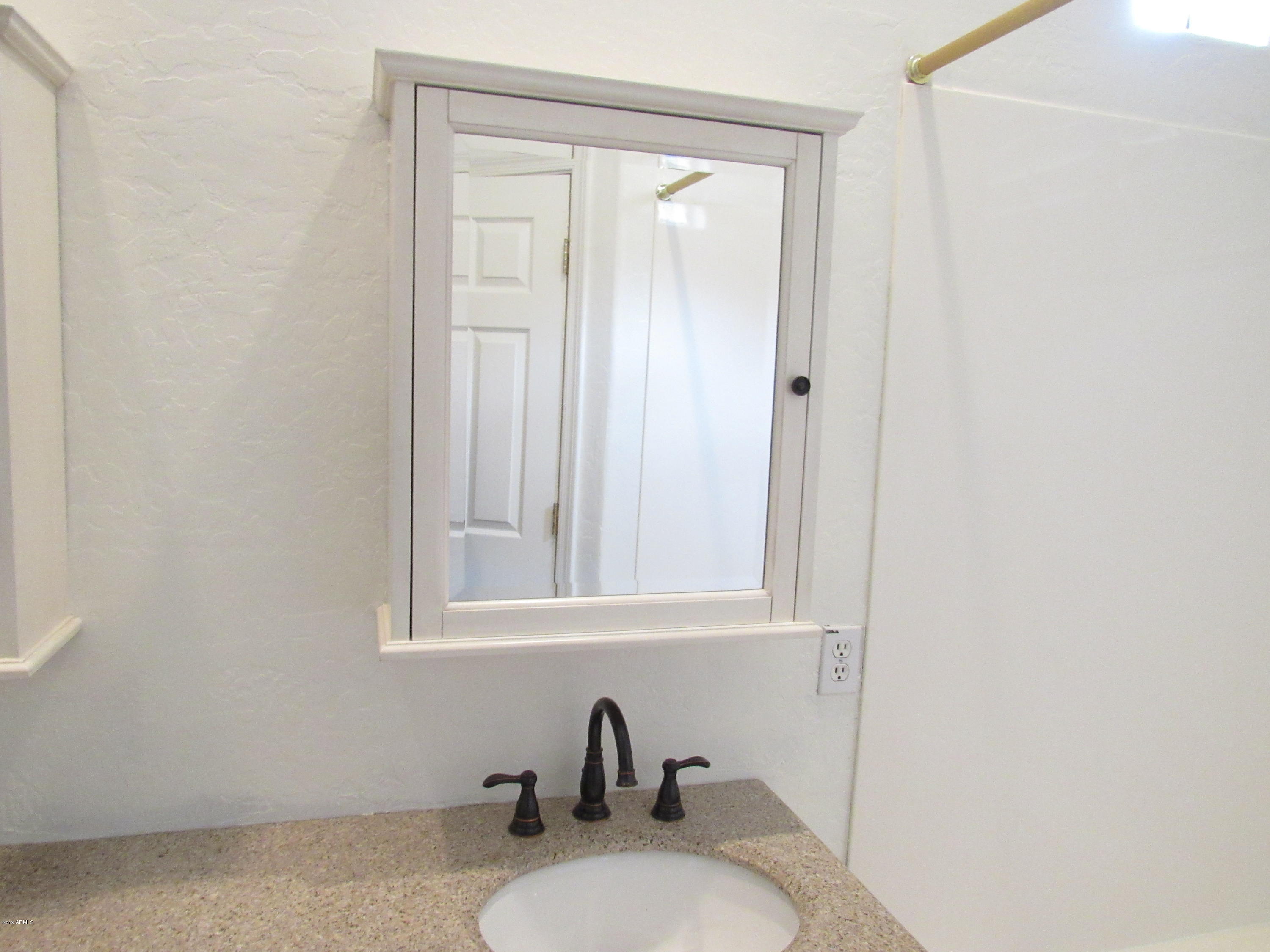 876 E SHEFFIELD Avenue