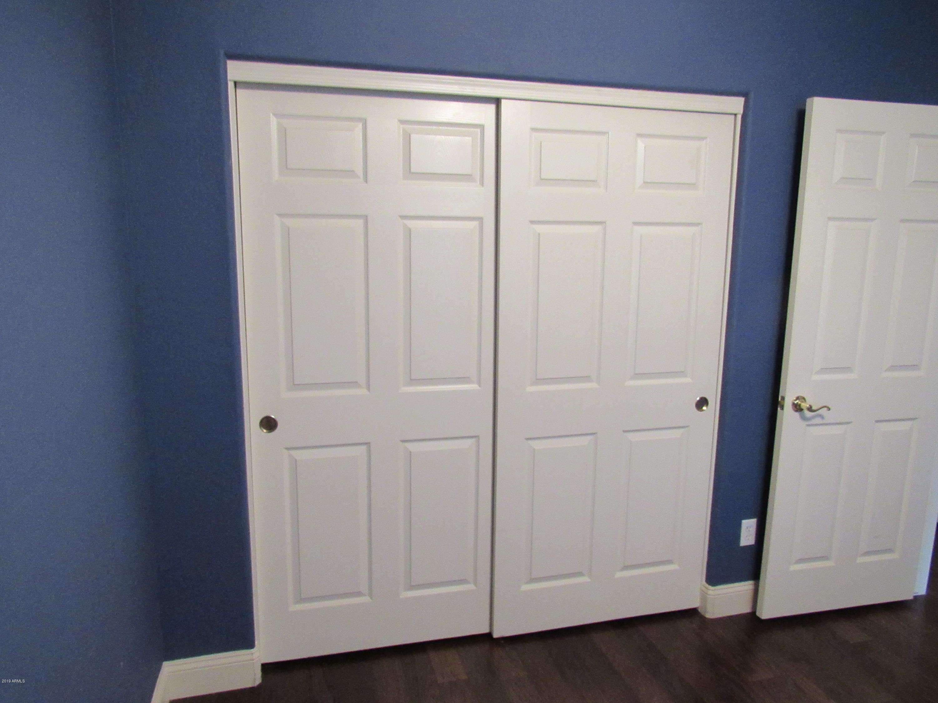 876 E SHEFFIELD Avenue