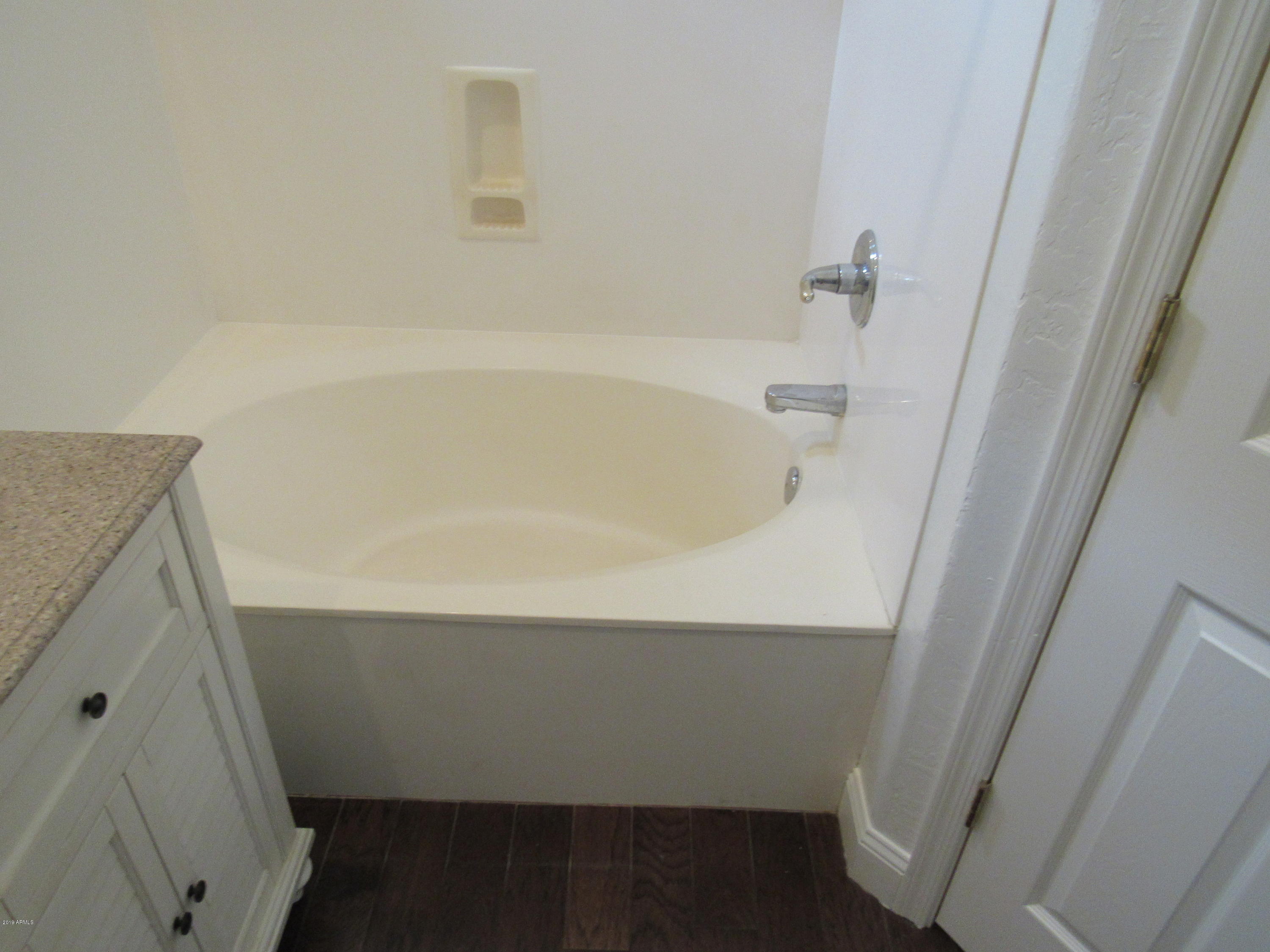 876 E SHEFFIELD Avenue