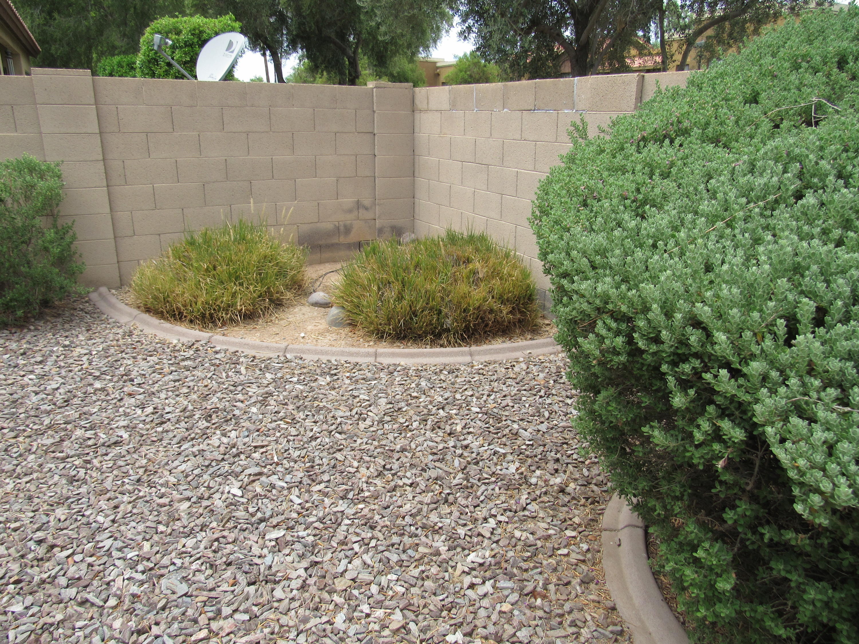 876 E SHEFFIELD Avenue