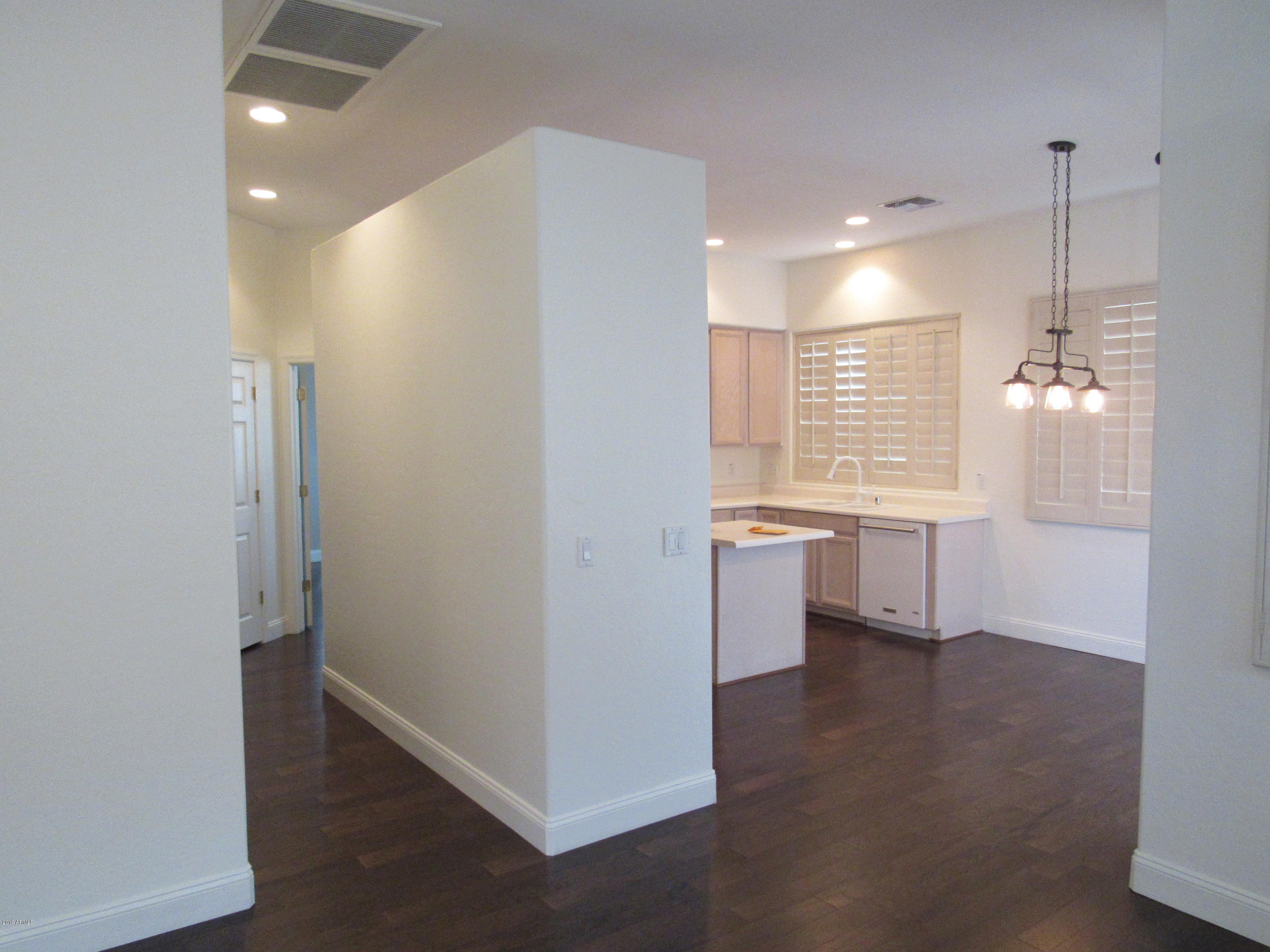 876 E SHEFFIELD Avenue