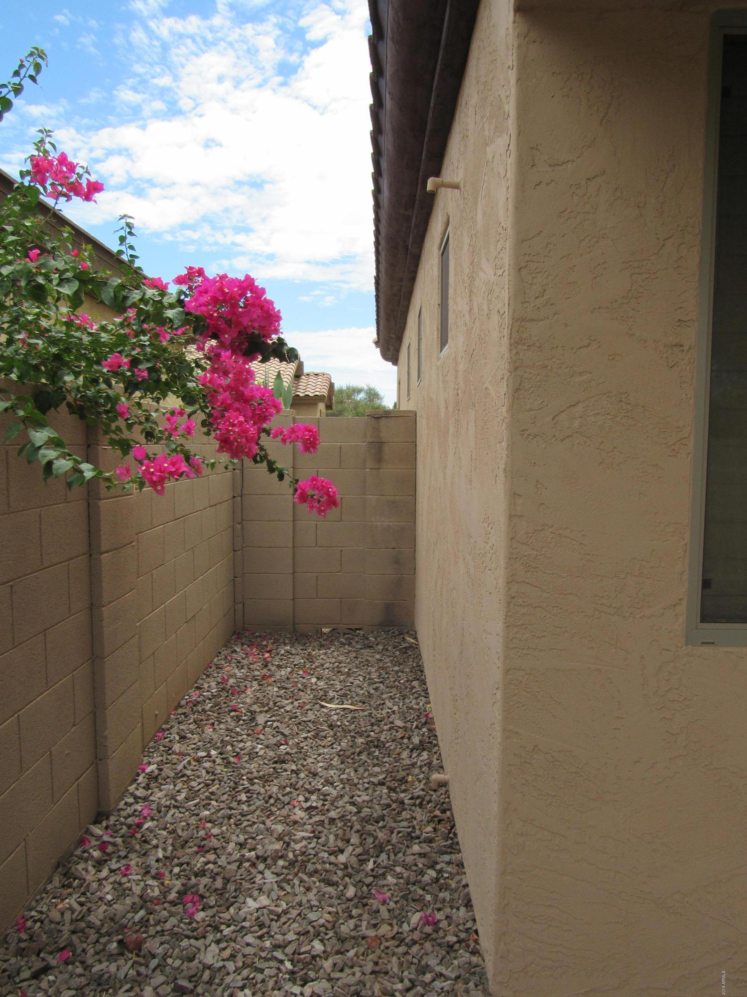 876 E SHEFFIELD Avenue