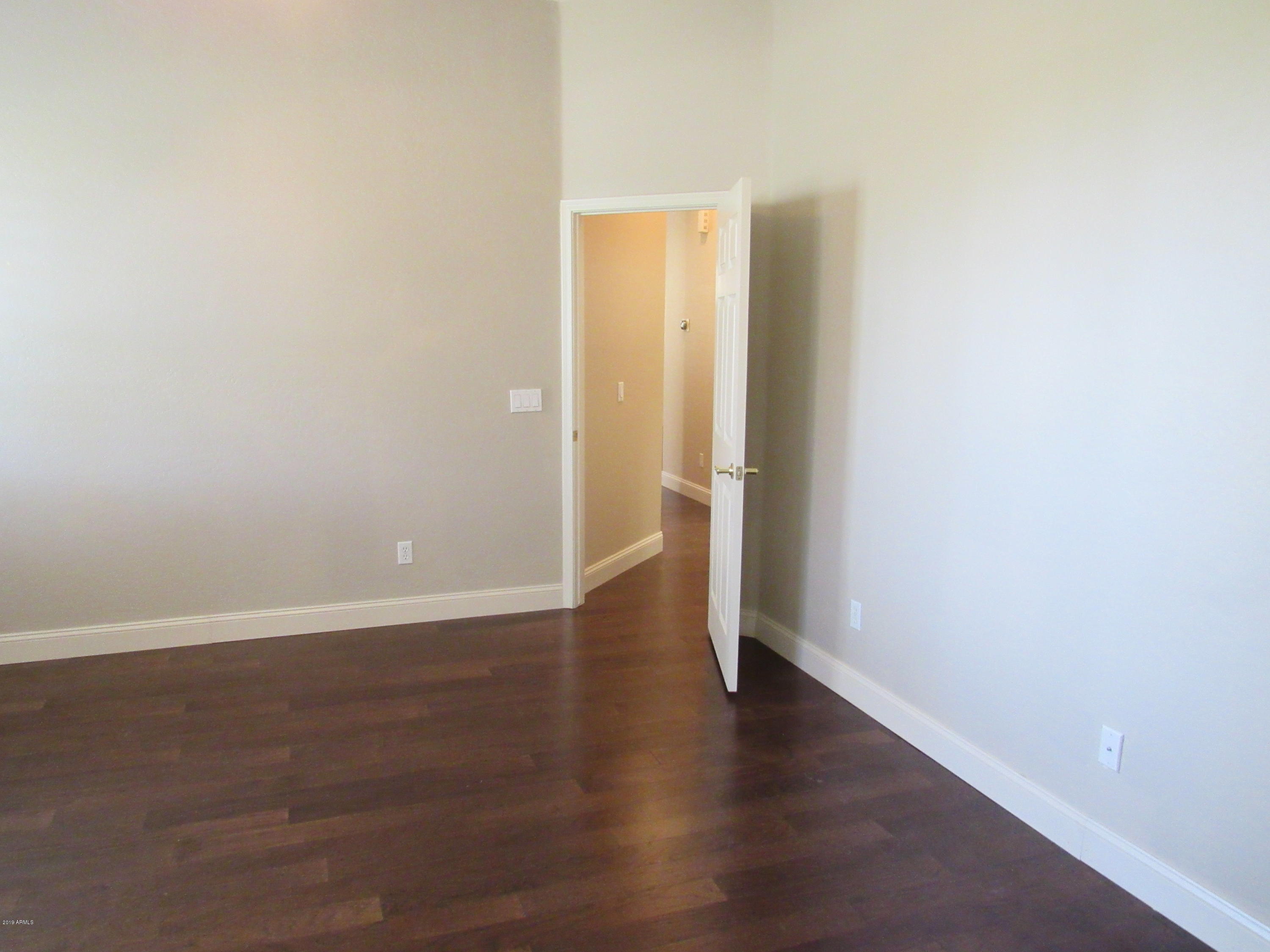 876 E SHEFFIELD Avenue