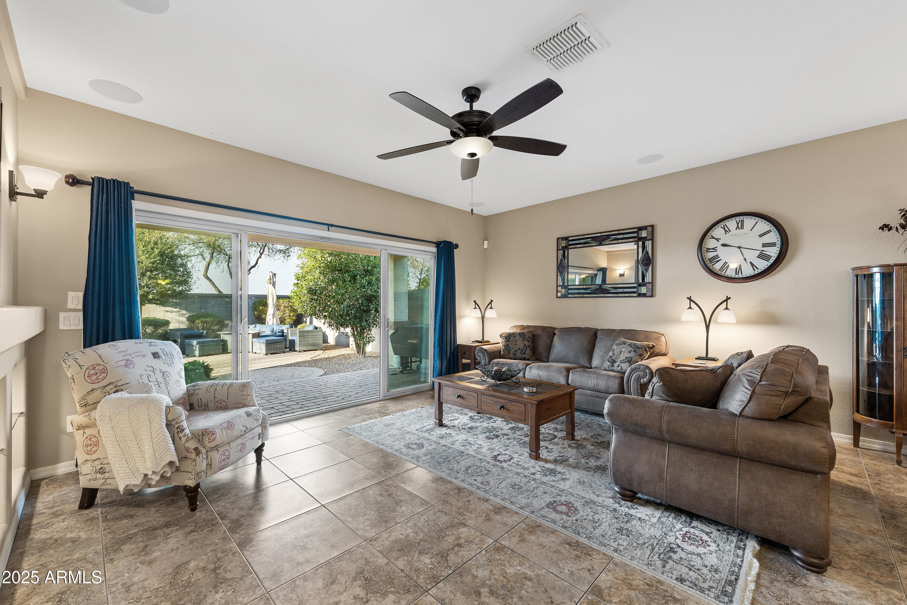 398 W HONEY LOCUST Avenue