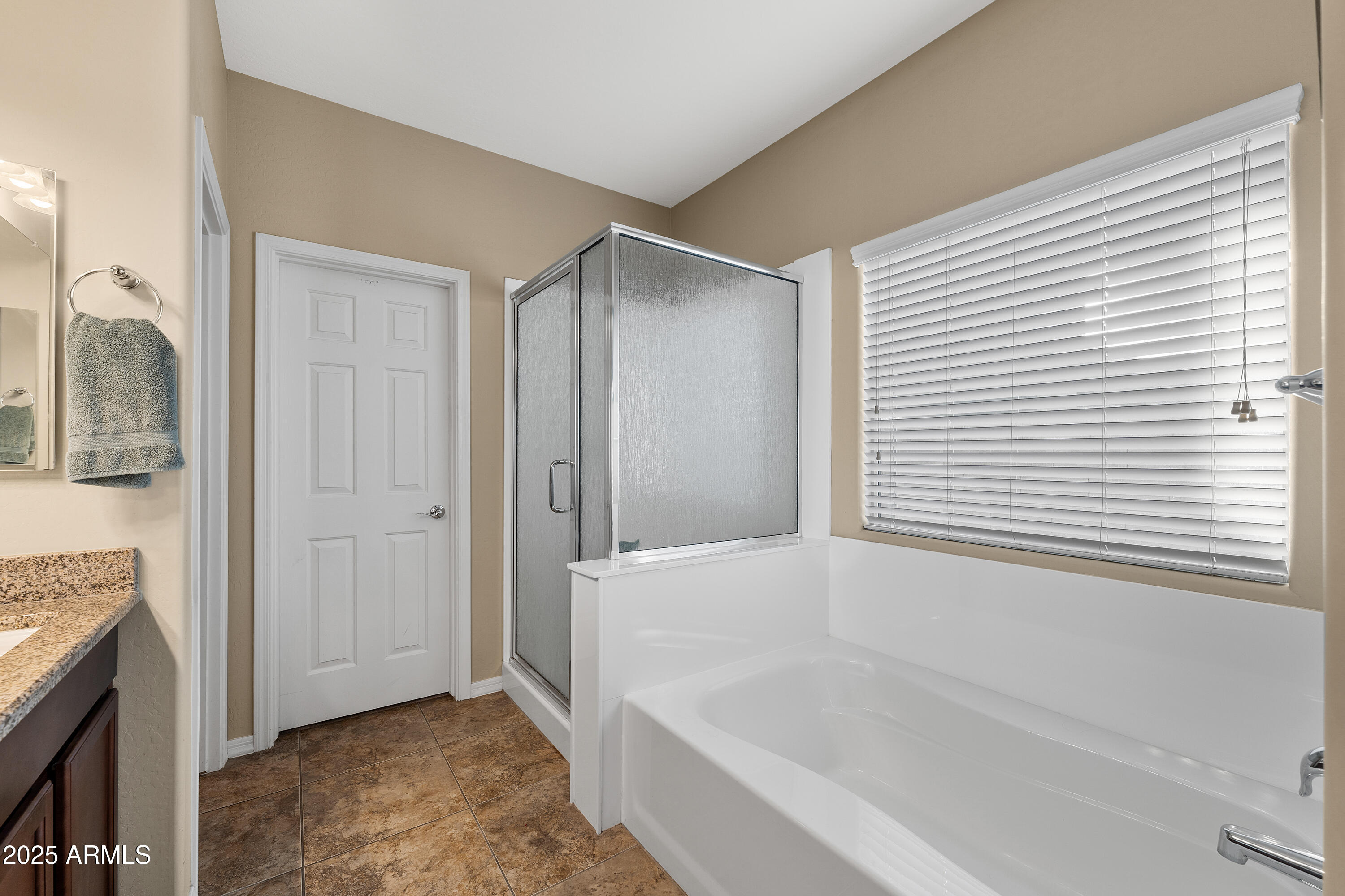 398 W HONEY LOCUST Avenue