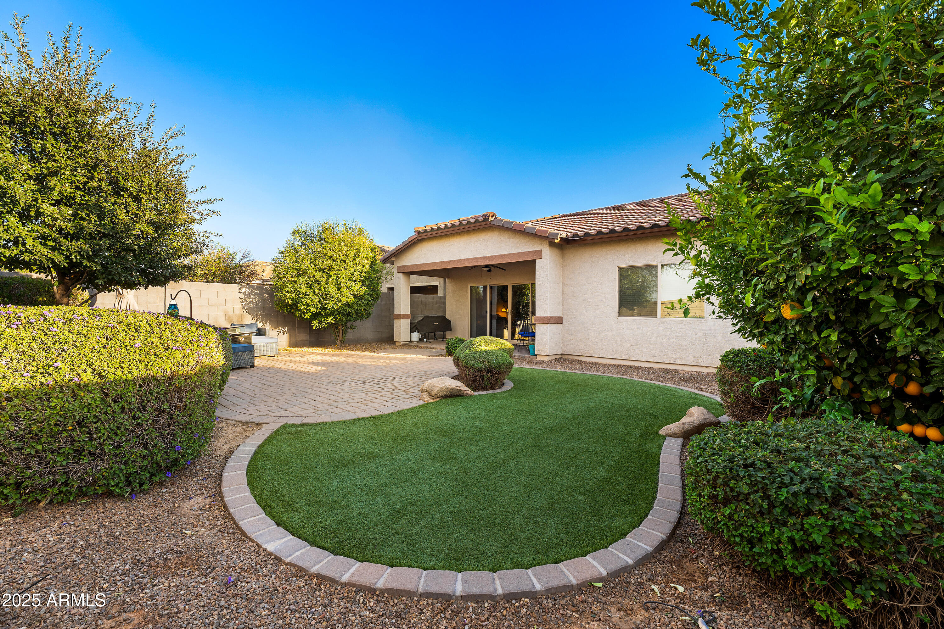 398 W HONEY LOCUST Avenue