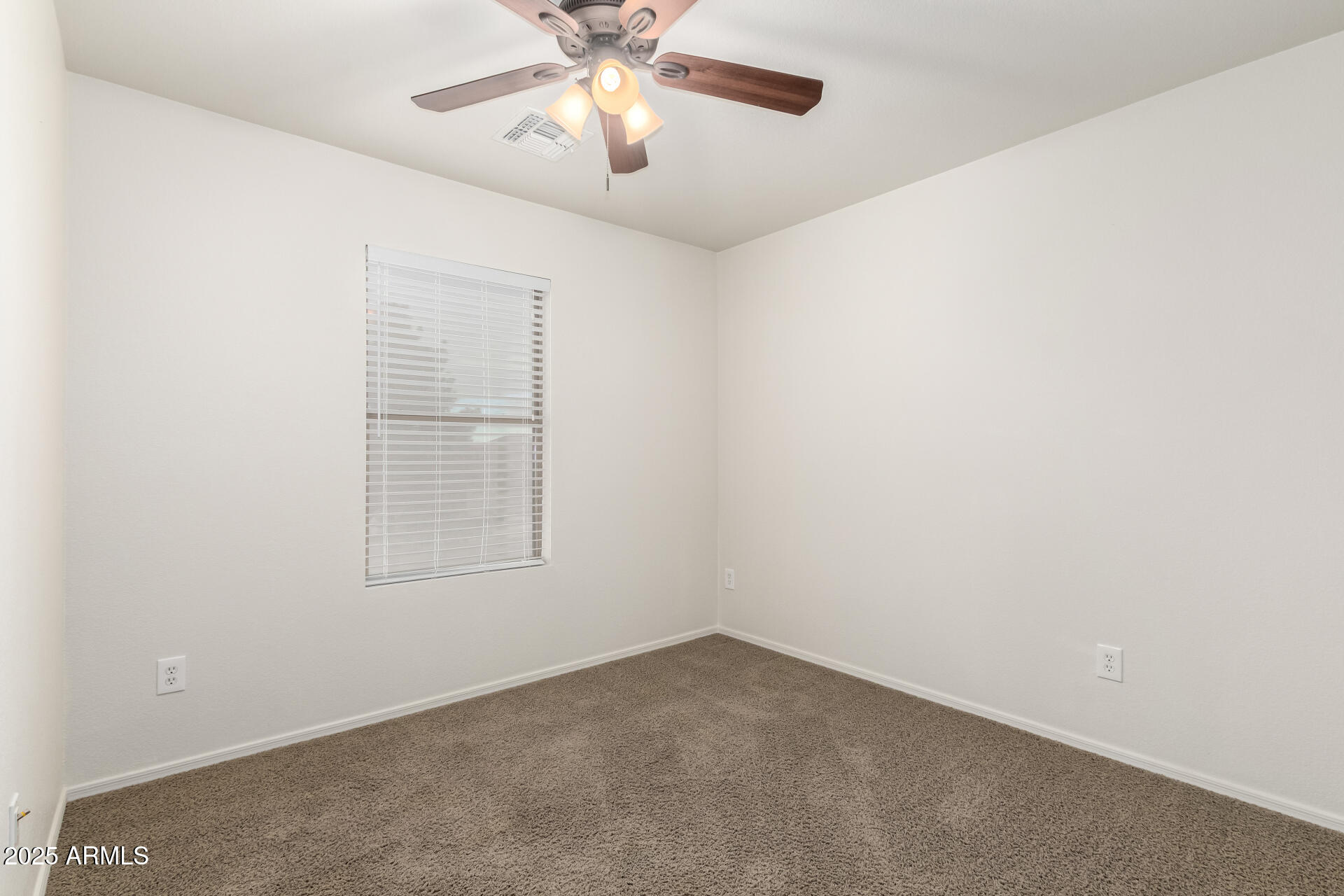 8527 E LINDNER Avenue